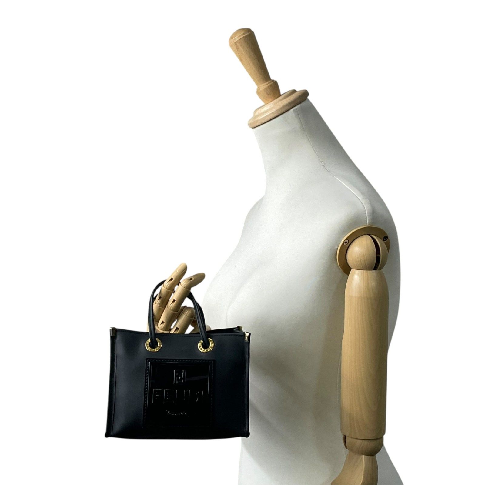 FENDI フェンディミニバッグ　ハンドバッグ　ポーチ　ブラック　黒 FENDI】フェンディ ミニピーカブー Peekaboo 8BN227