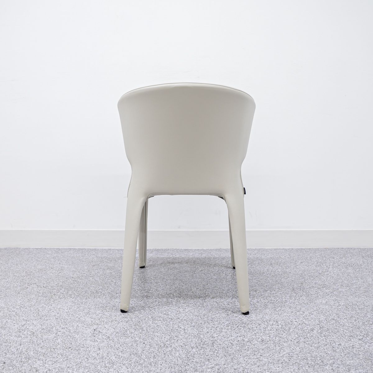 中古品】Cassina カッシーナ 367 HOLA オラ アームチェア 中古品】Cassina カッシーナ 367 HOLA オラ アームチェア