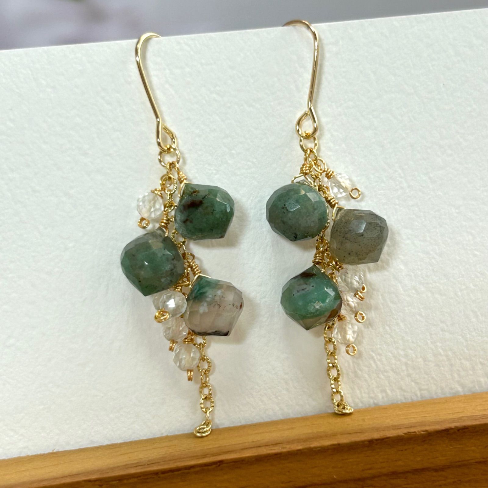 【Unique】大粒アクアプレーズ☆天然石ピアス 楽天市場】天然石 ピアス / トリプレット オニキス 水晶