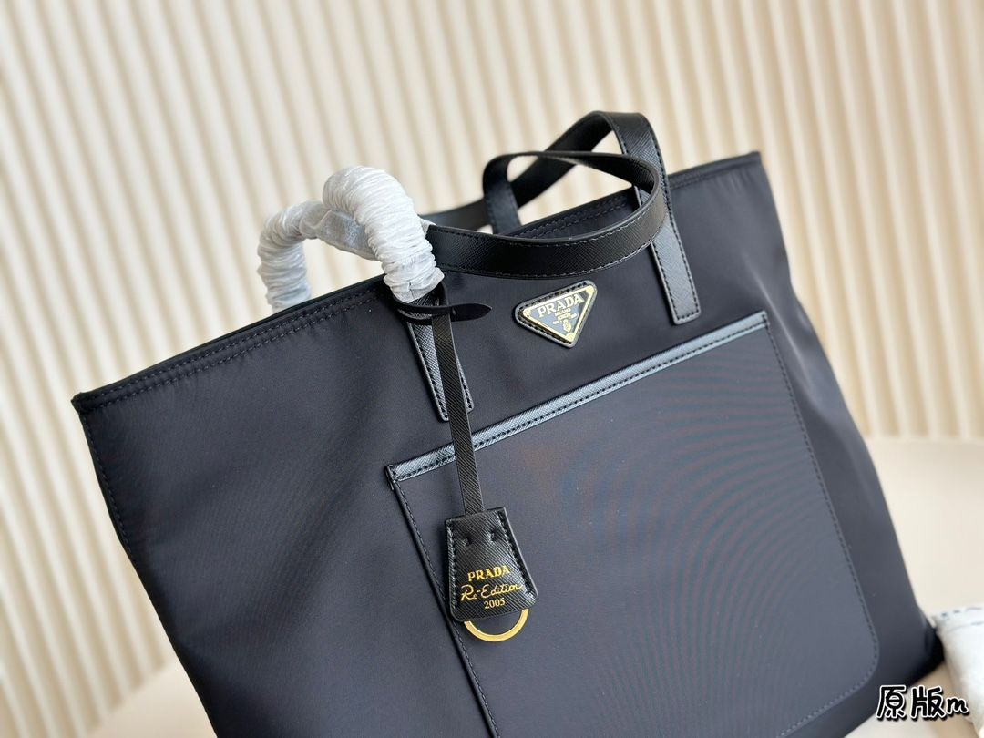 Prada ナイロン