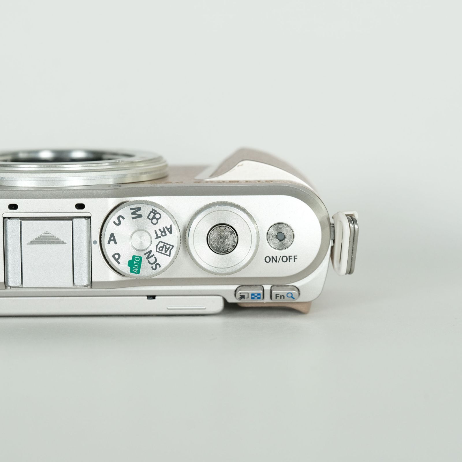 ■ 美品・ショット数8634回 ■ OLYMPUS PEN E-PL9 ボディ 81MN9SSHRJL._UF1000,1000_QL80_.jpg
