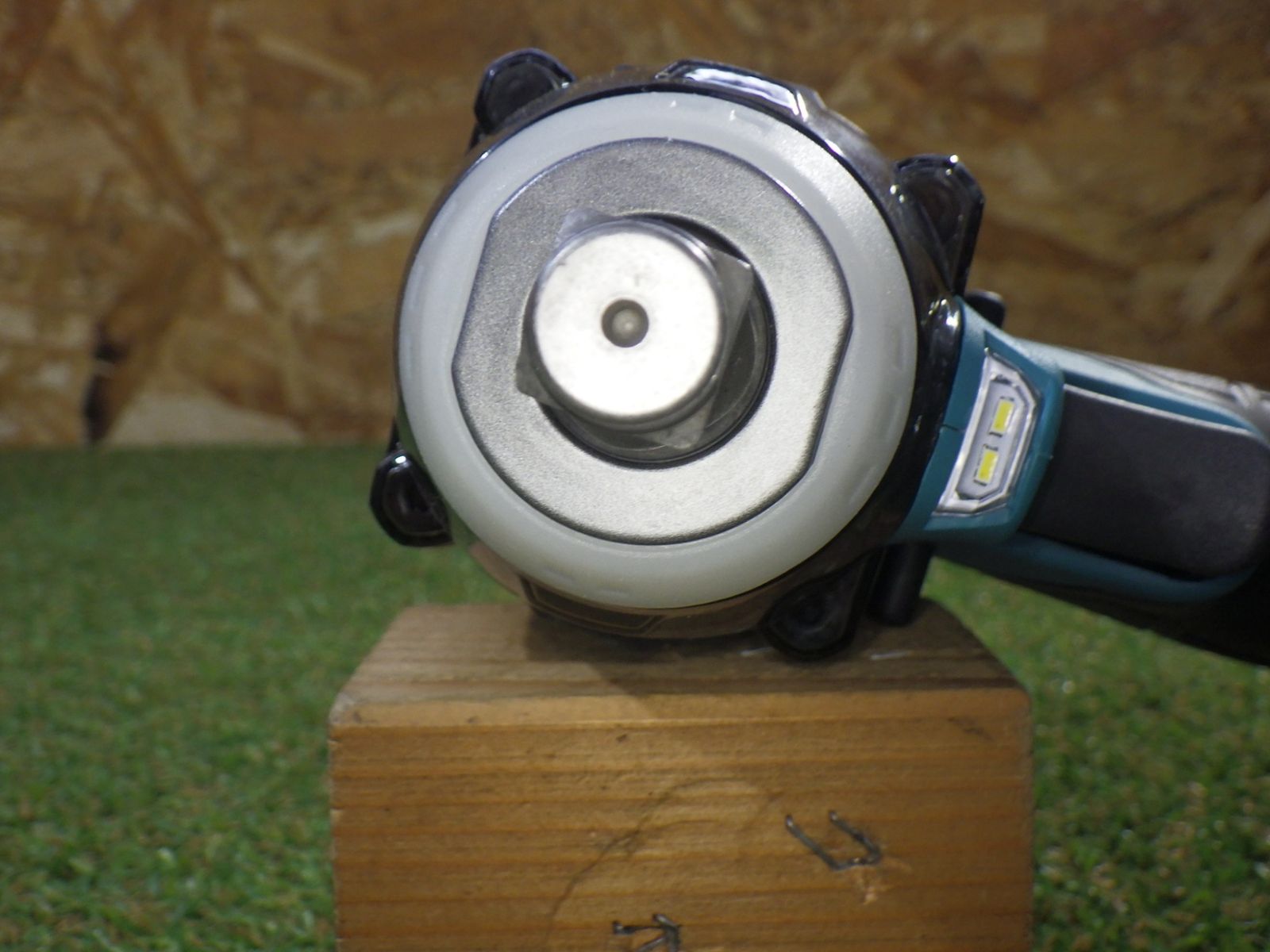 お手頃価格でご提供し! マキタ Makita 40Vmax充電式インパクトレンチ 2.5Ah バッテリ2本 充電器 ケース付 TW004GRDX 品 251009