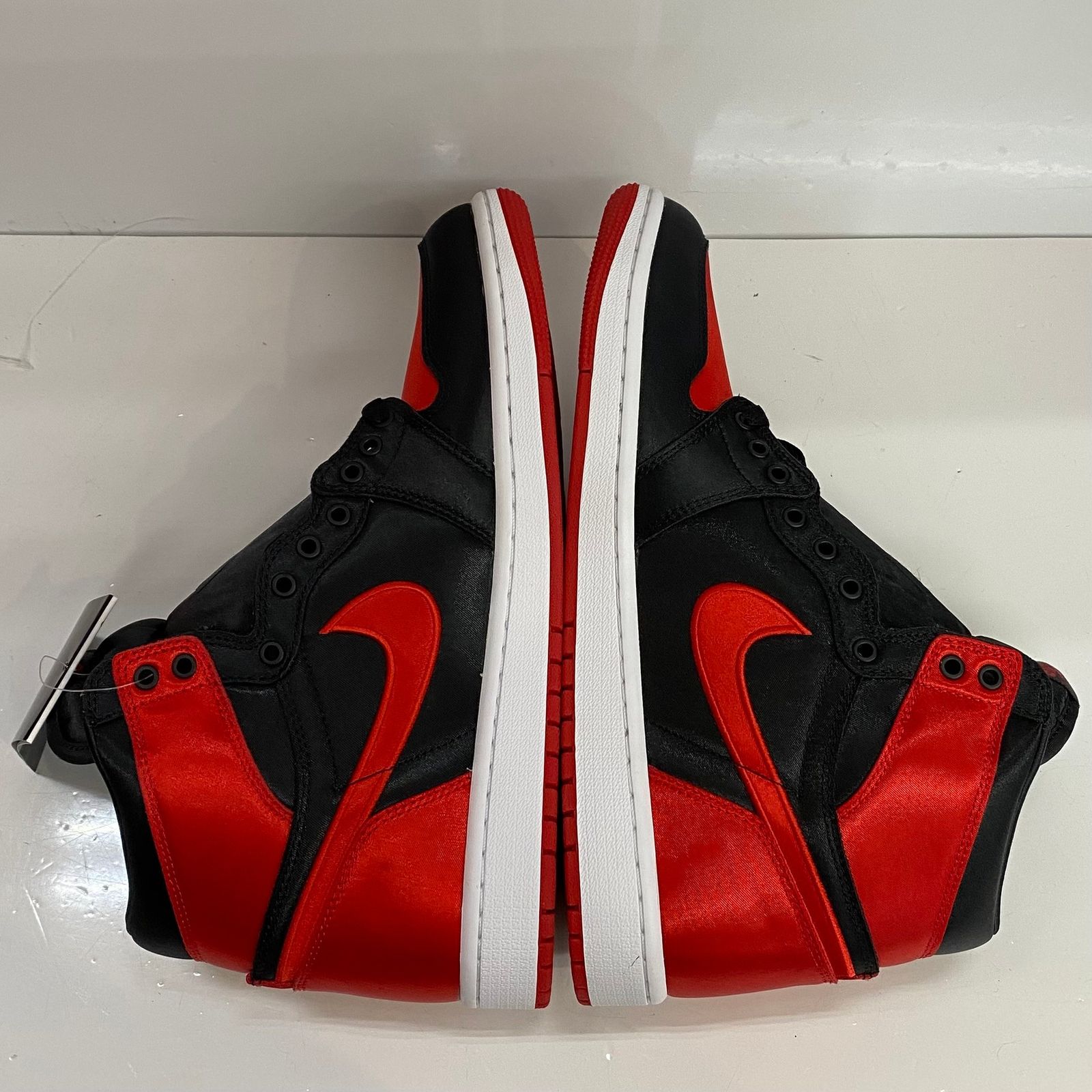 ナイキ NIKE ウィメンズ エアジョーダン1 レトロ ハイ OG サテン 