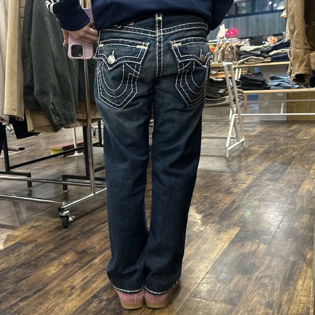 【TRUE RELIGION / トゥルーレリジョン】太ステッチデニムパンツ