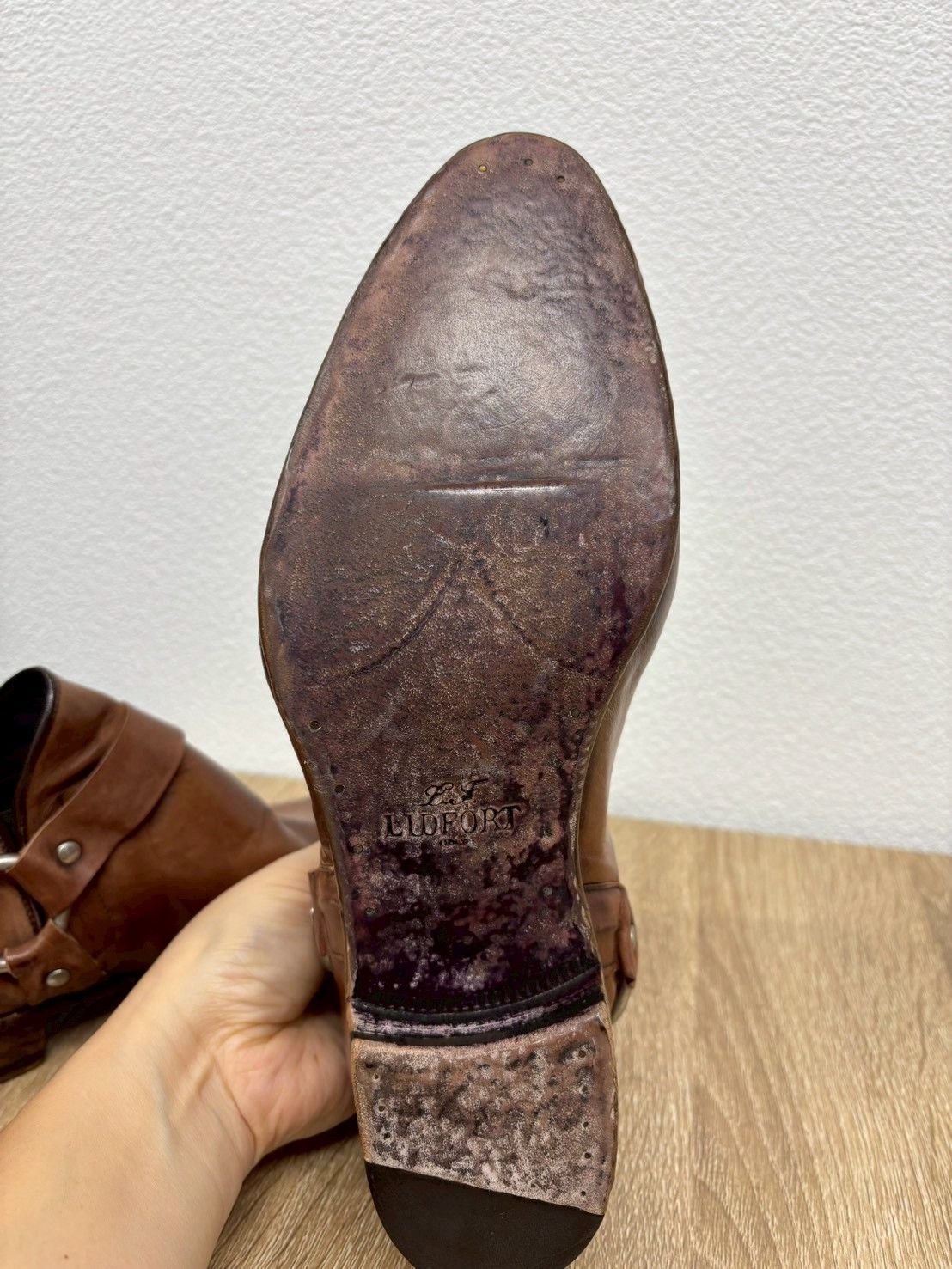 Leone リッドフォート