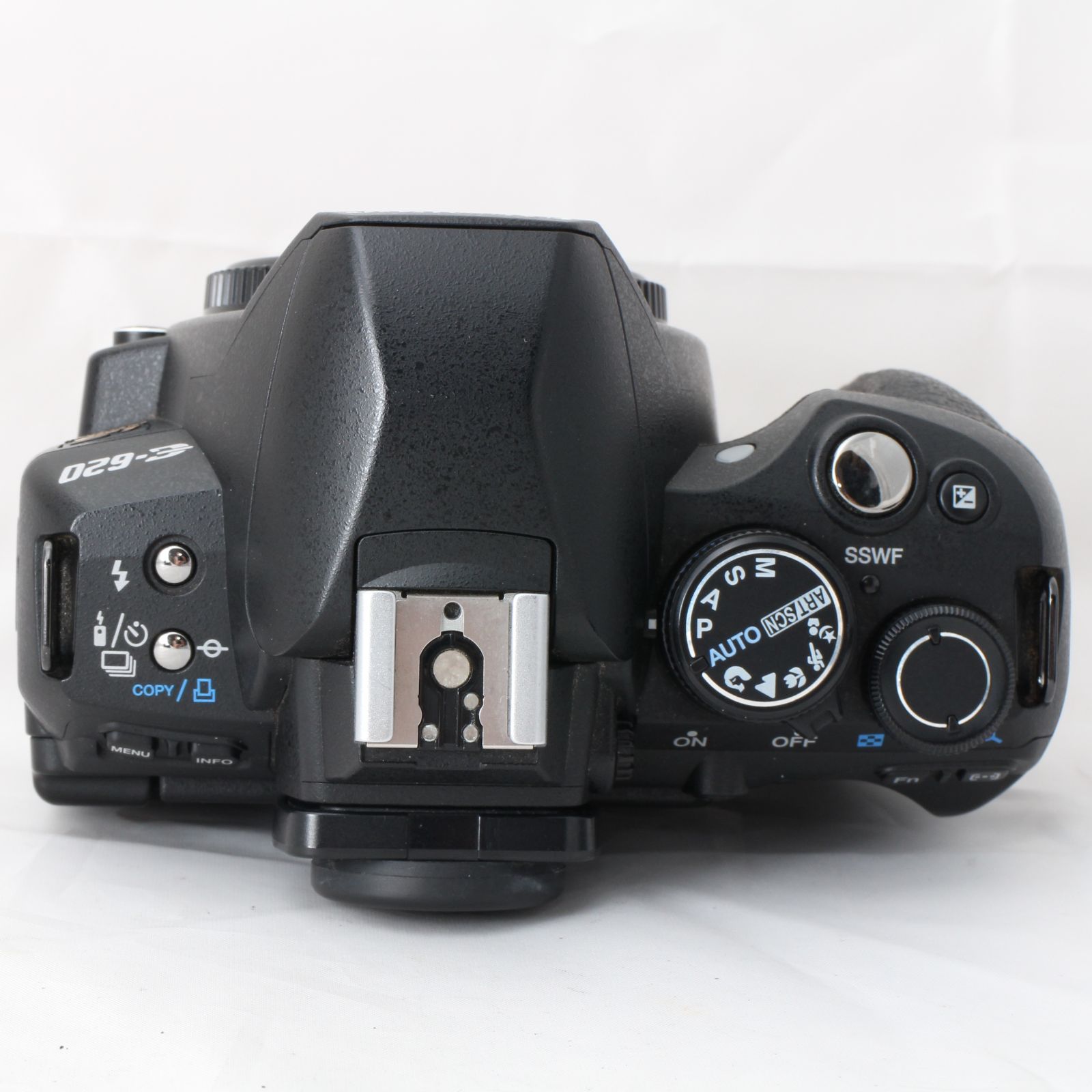 OLYMPUS E-620 デジタル一眼レフとズームレンズ2本、マクロレンズ付