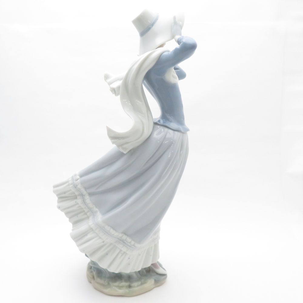 リヤドロ　４９３６　春のそよ風　置物　陶器人形　オブジェ　LLADRO 美品 LLADRO リヤドロ 4936「春のそよ風」「SPRING BREEZE