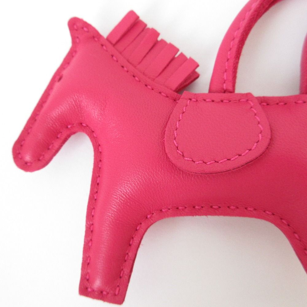 新品同様 HERMES エルメス ロデオPM チャーム Y刻印 ローズメキシコ