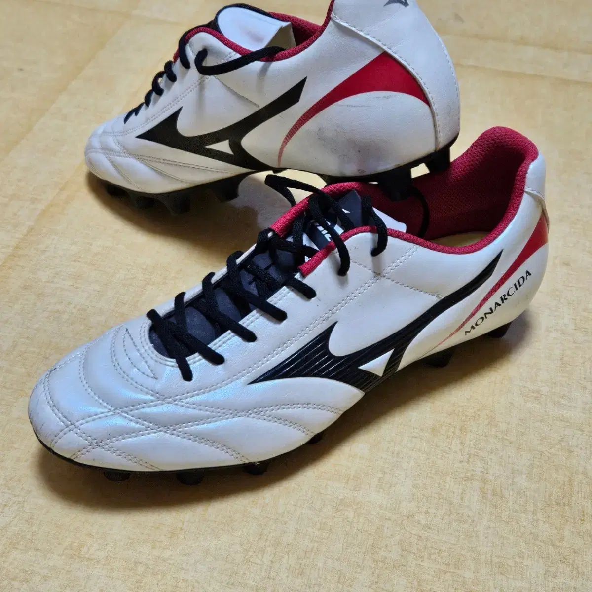 【雷市場（ポンジャン）商品韓国直送】mizuno(ミズノ) サッカーシューズ 275 サイズ