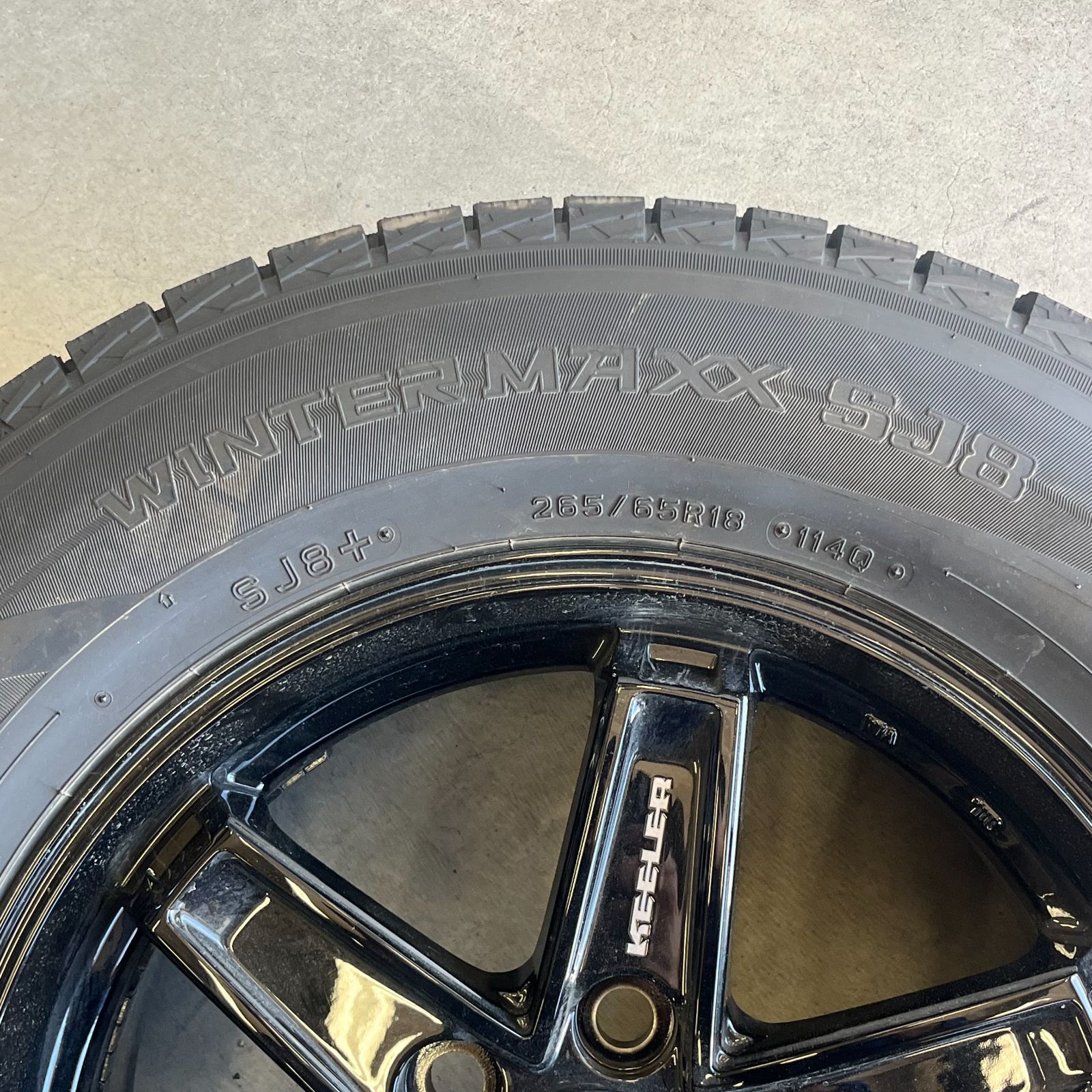 スタッドレスタイヤ