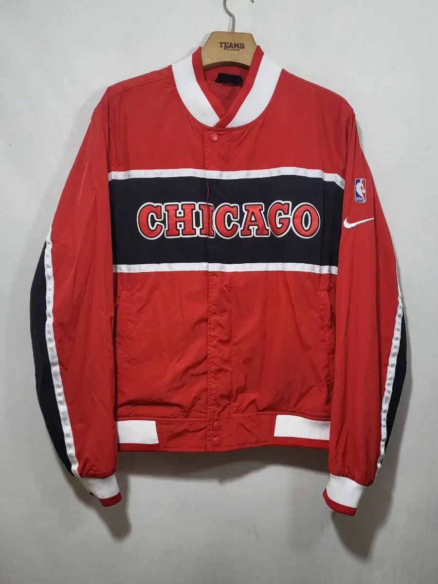 NIKE ナイキ Chicago Bulls シカゴ ブルズ ブーバージャケット