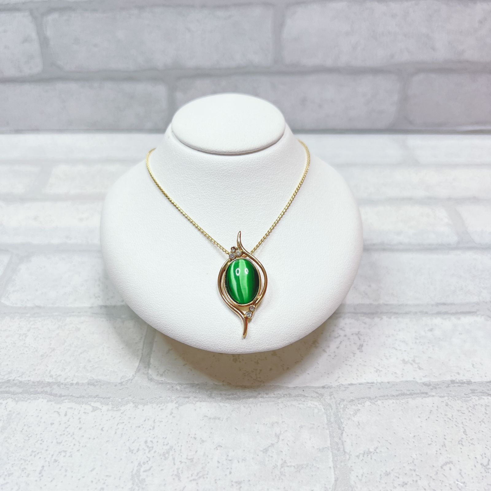 18K ゴールド ネックレス アンティーク風 グリーン ネックレス ゴールド gold グリーンストーン 緑石 ビジュー