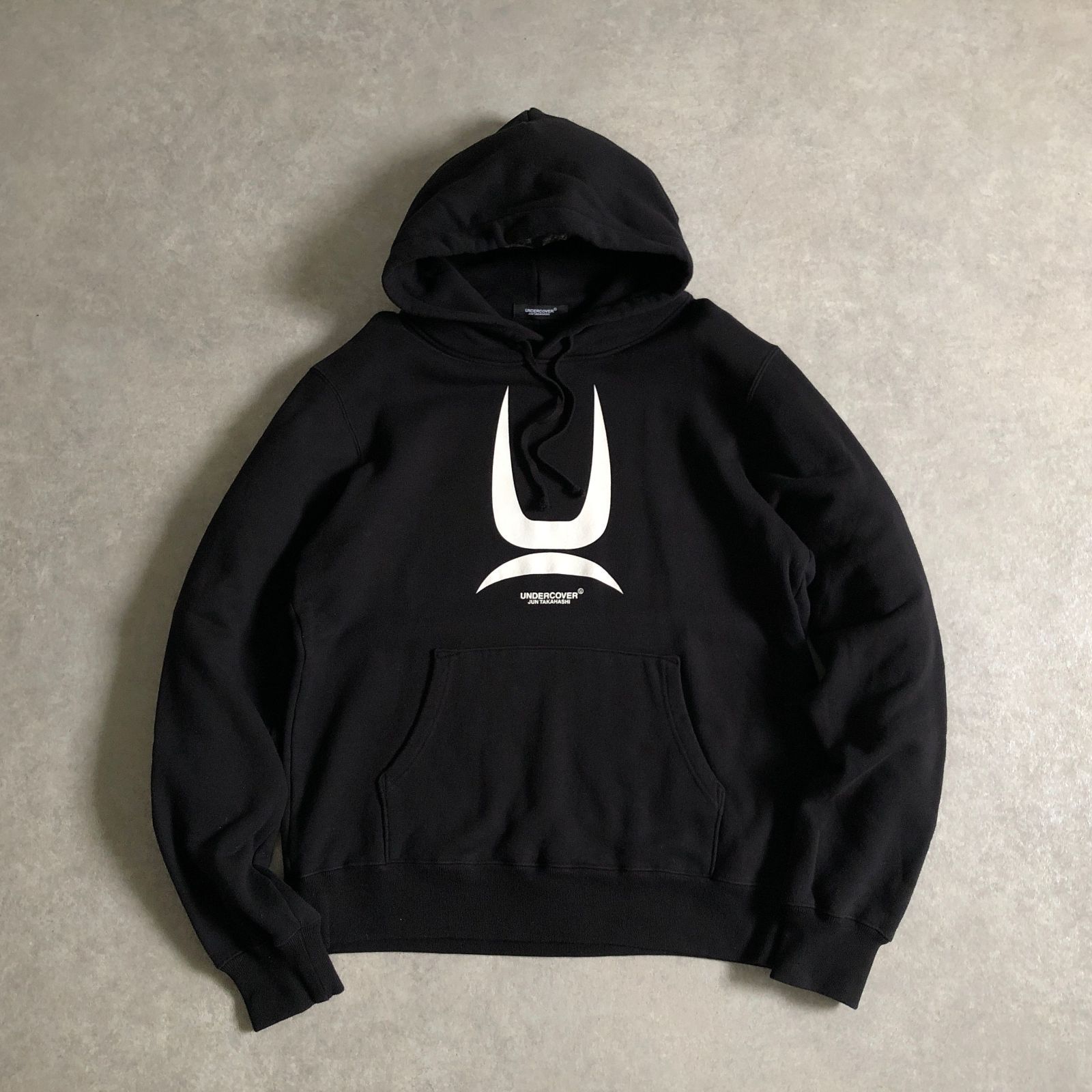 美品 UNDERCOVER 隠密 ロゴプリント ブラック スウェット パーカー 