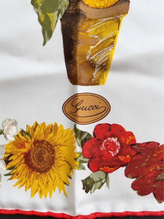 GUCCI　グッチ　スカーフ　ポケットチーフ　ヒマワリ　花　シルク GUCCI グッチ スカーフ ポケットチーフ ヒマワリ 花 シルク
