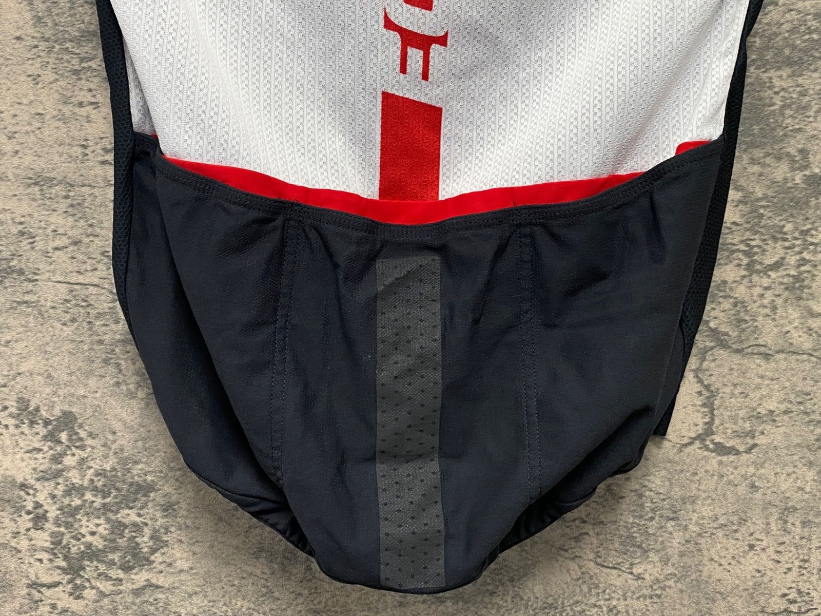 Assos
