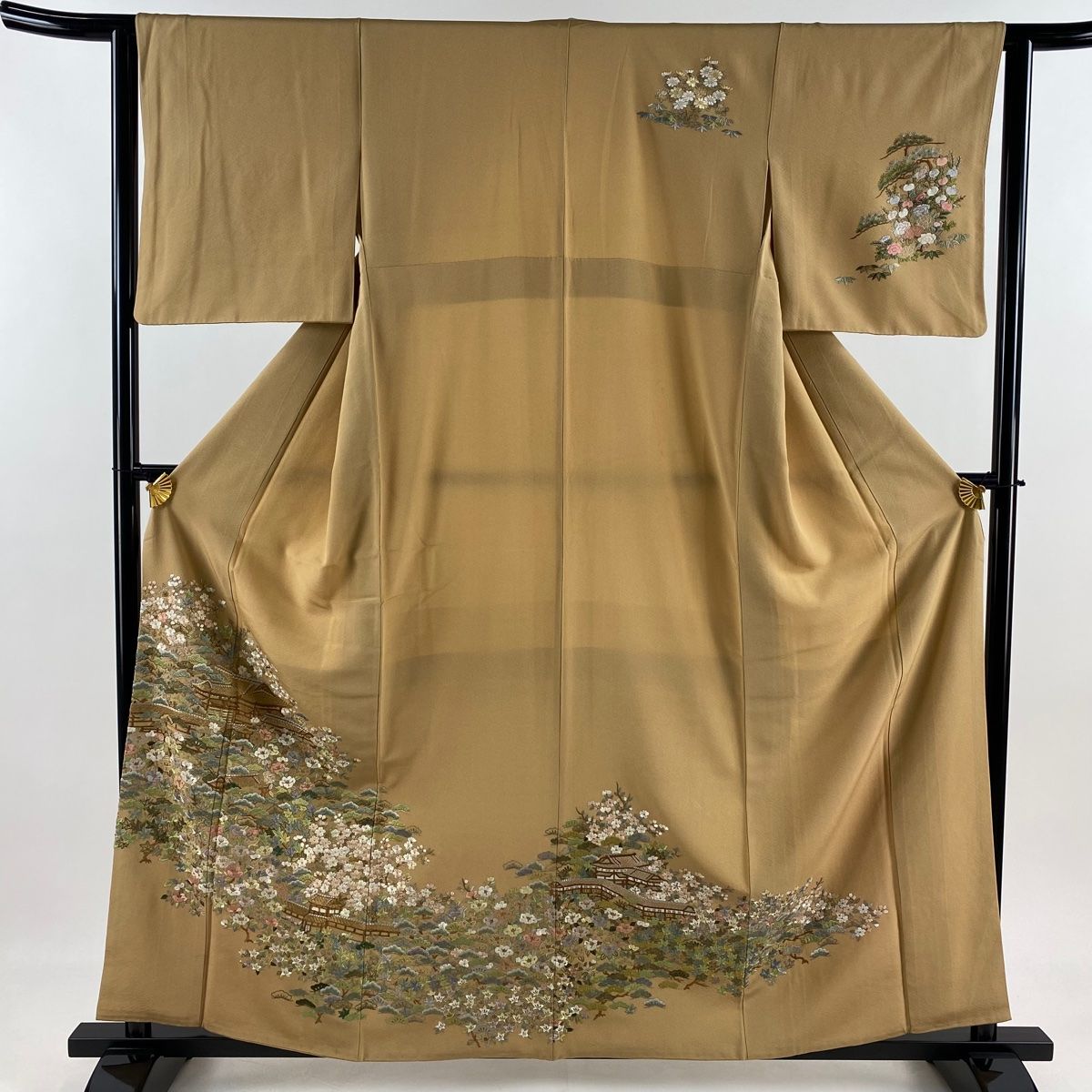 訪問着 身丈159.5cm 裄丈62.5cm S 袷 建物 松 金糸 刺繍 薄茶色 正絹 秀品