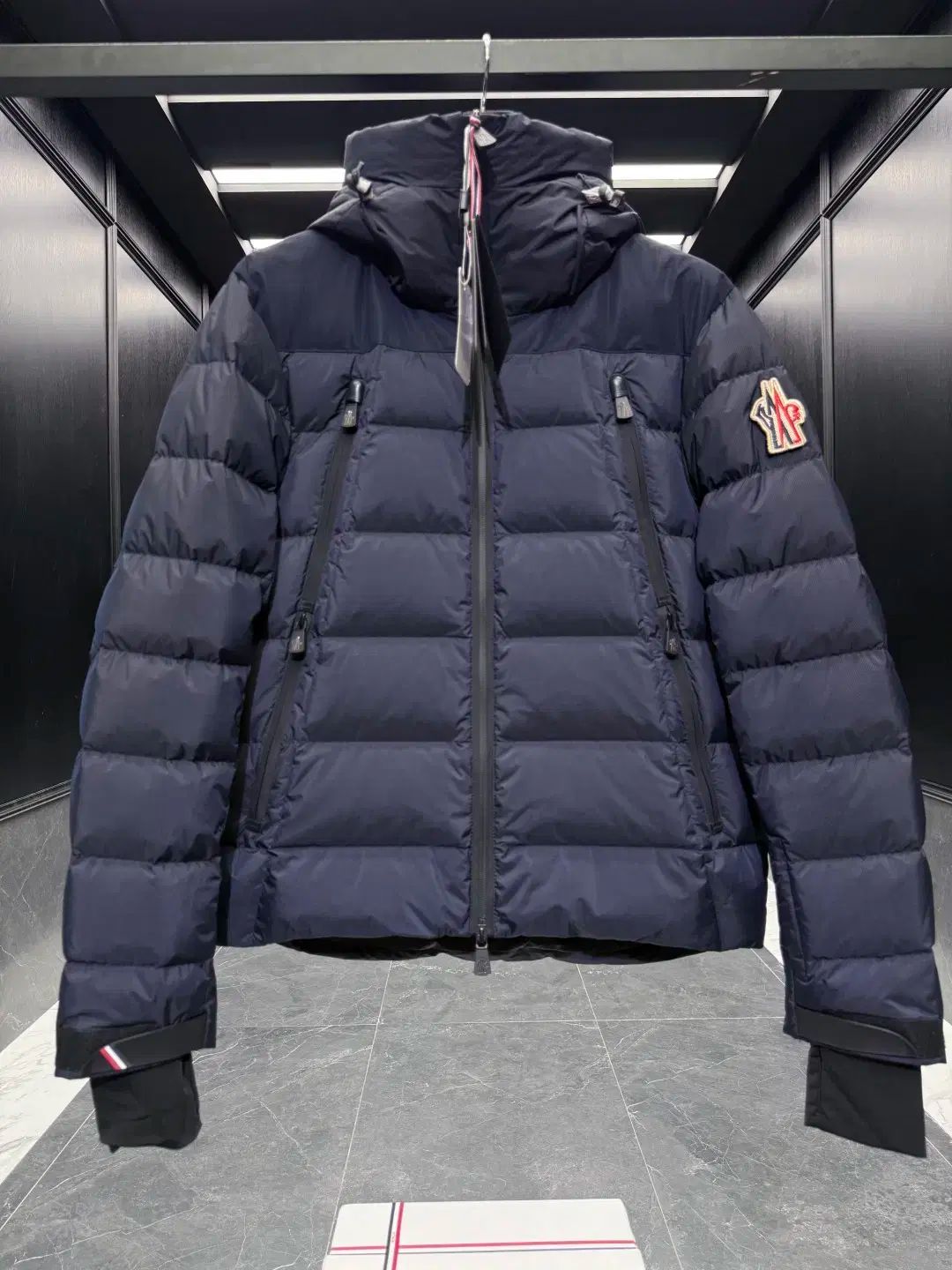 MONCLER モンクレール ユニセックス カジュアル ロゴ フード ダウン