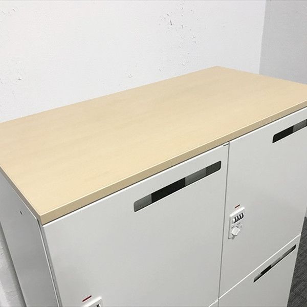 プラス ホワイト