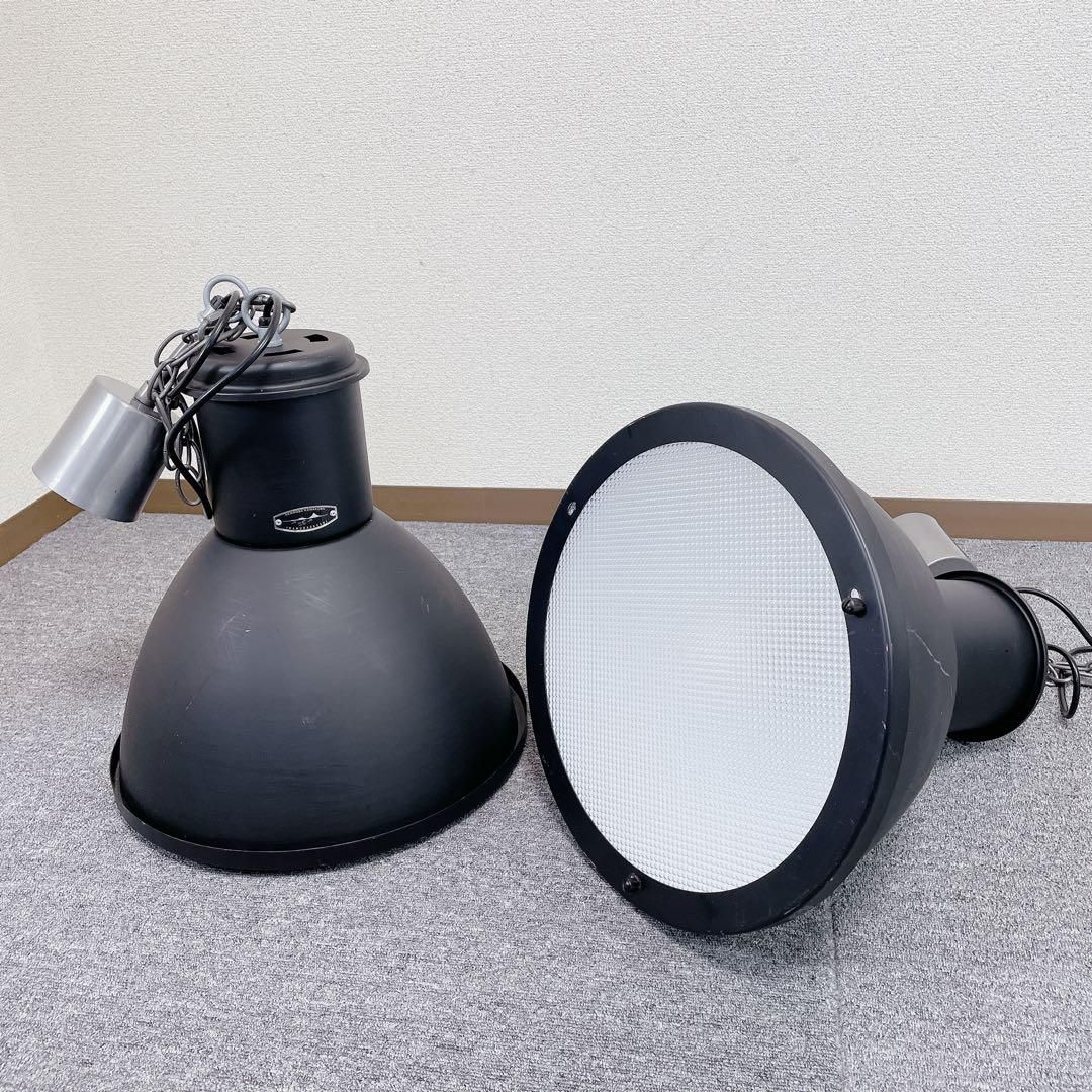 ２つです。ハモサ ハントランプ ペンダントランプ CM-002 黒 アウトレット☆限定1台】HUNT LAMP（ハントランプ） CM-002 HERMOSA 全