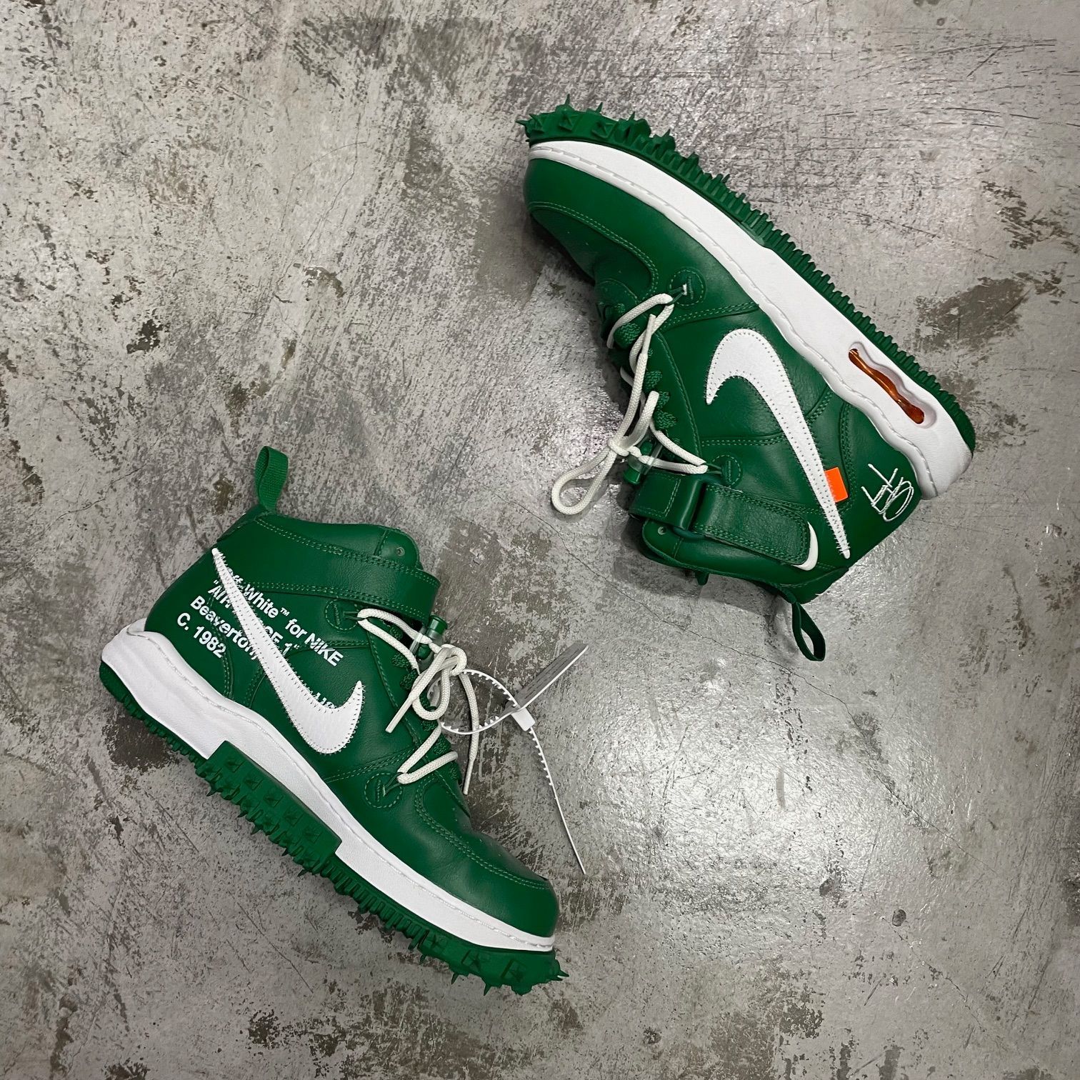 Off-White NIKE off-white エアフォース MID パイングリーン Air Force 