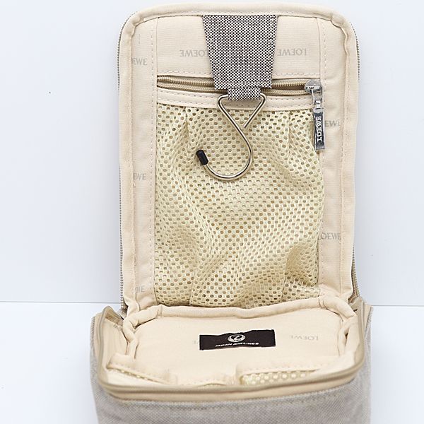 【未使用】JAL LOEWE ポーチ JAL ファーストクラスアメニティ LOEWEポーチ - メルカリ