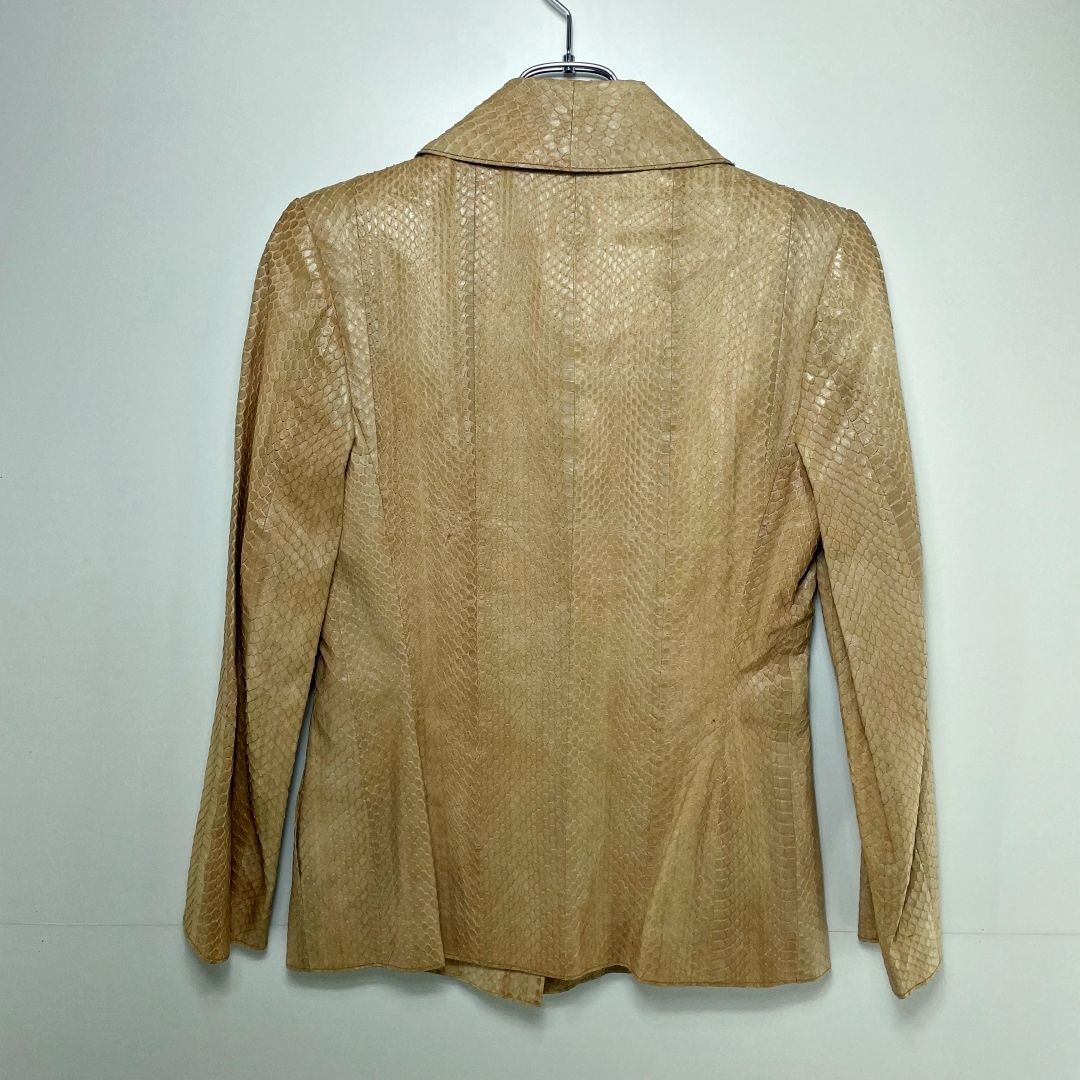 LOEWE ベージュ レディースジャケット 合成皮革ポケット付き、ハンガー付き Loewe jacket women | The Webster