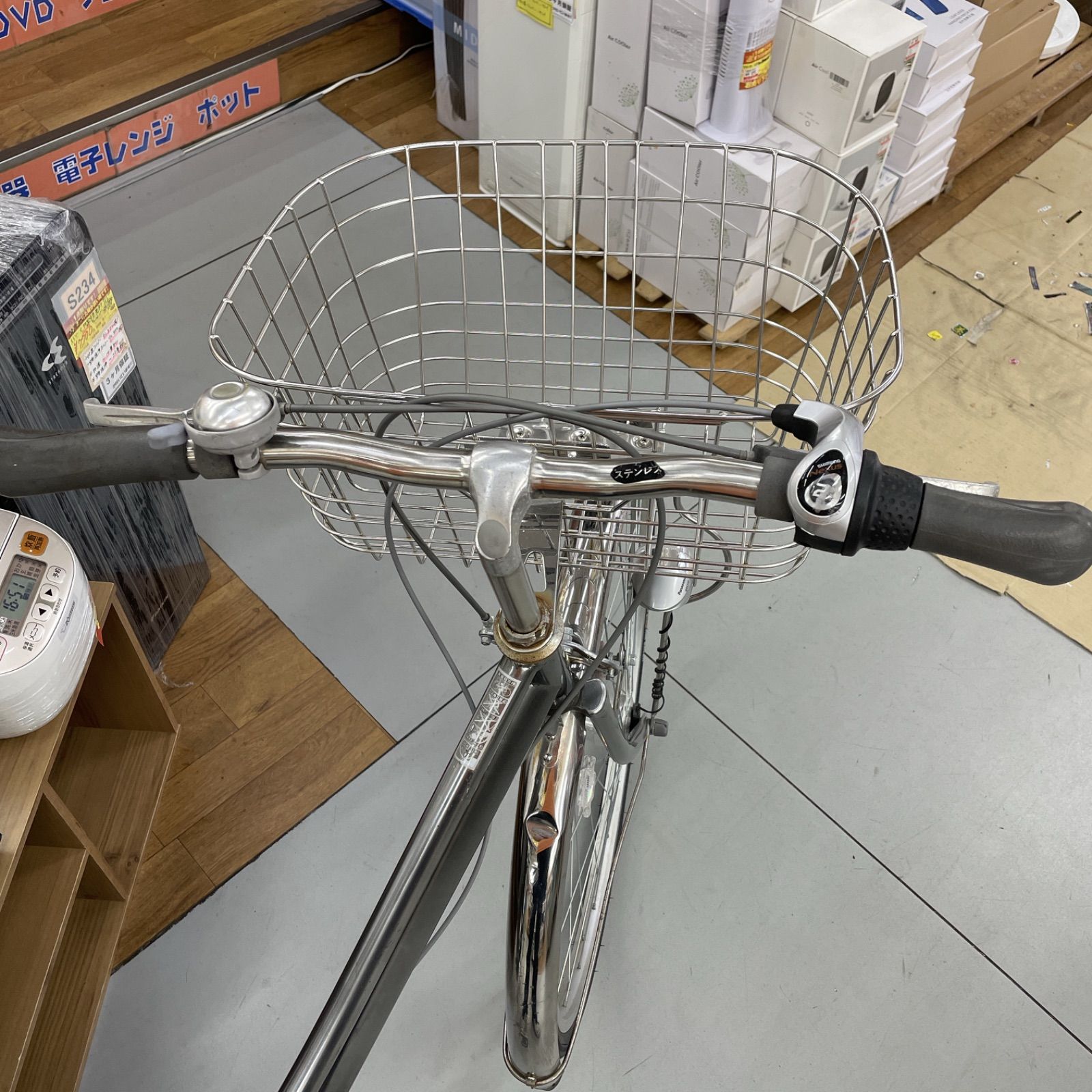 R647 ☀️軽快自転車☆ Raphia ☆ 27インチ ☆内装3段☆ローラー