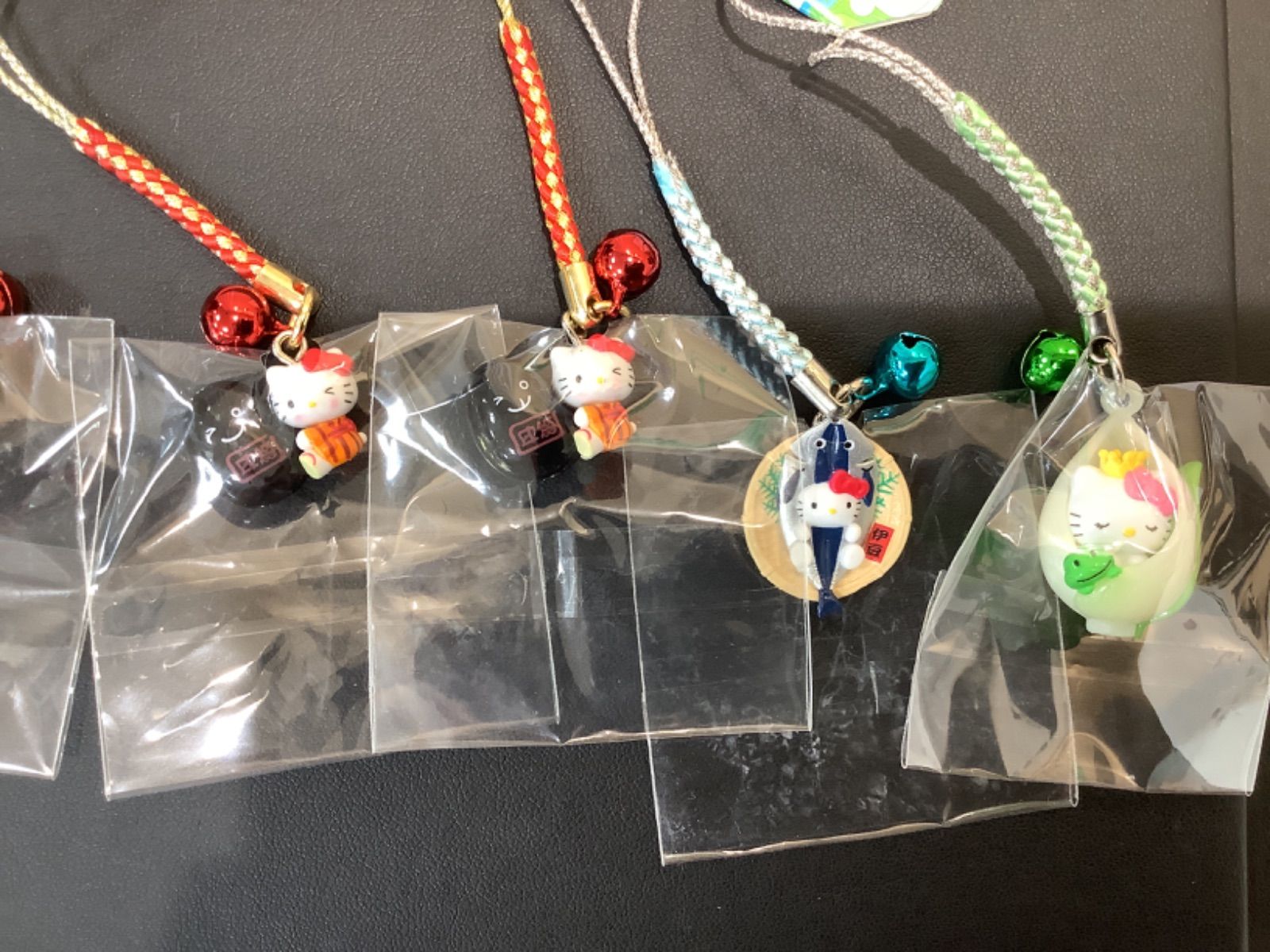 ご当地キティちゃん　ストラップ　根付け　まとめ売り　18点 ご当地キティちゃん 根付けストラップ まとめ売り ハローキティ