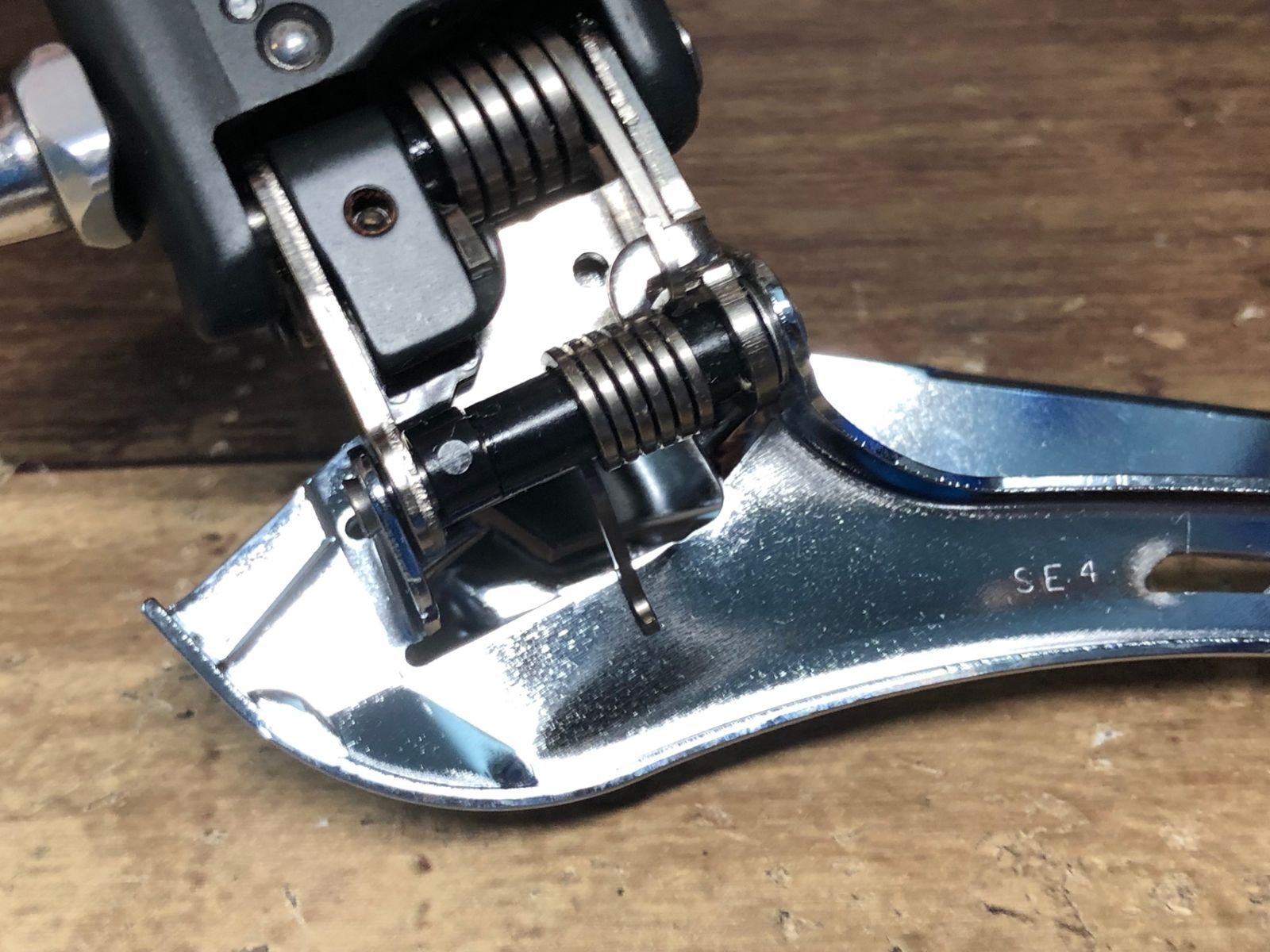 Shimano FD-R8050 電動フロントディレイラー SHIMANO（シマノ）FD-R8050 フロントディレーラー Di2 直付