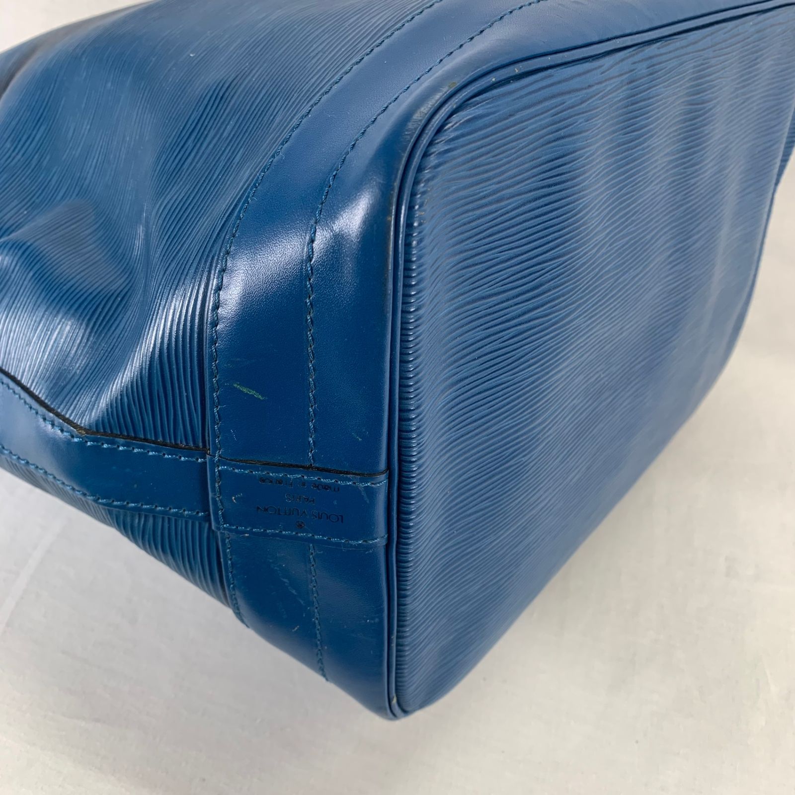 LOUIS VUITTON ルイヴィトン エピ ノエ ショルダーバッグ 巾着 LOUIS VUITTON ルイヴィトン エピ ノエ ショルダーバッグ 巾着