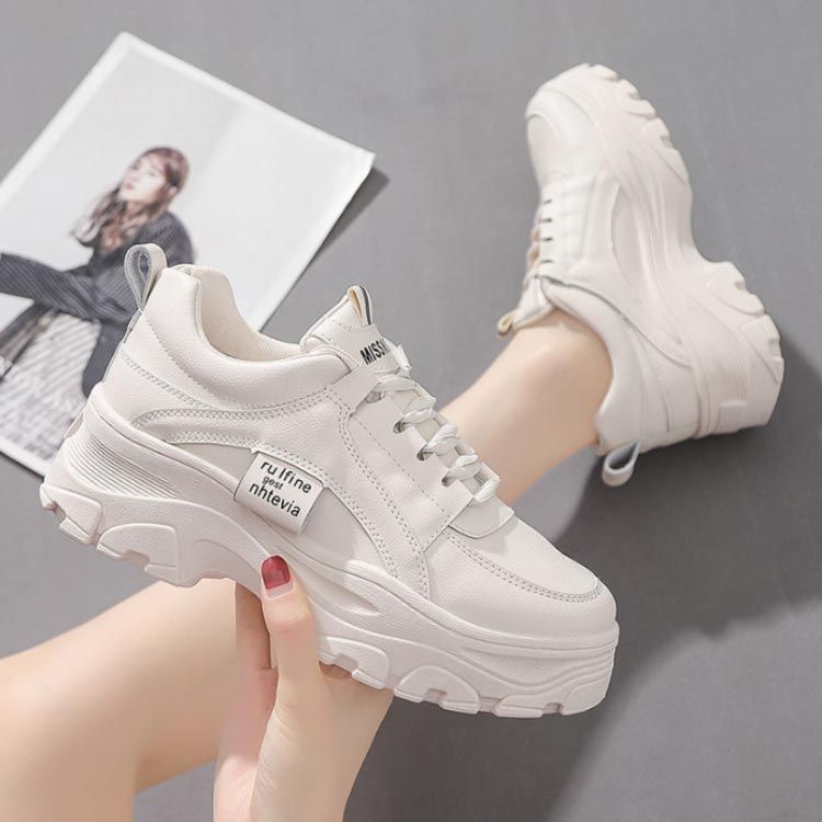 ホワイト スポーツスニーカー 楽天市場】adidas zx 700 whiteの通販