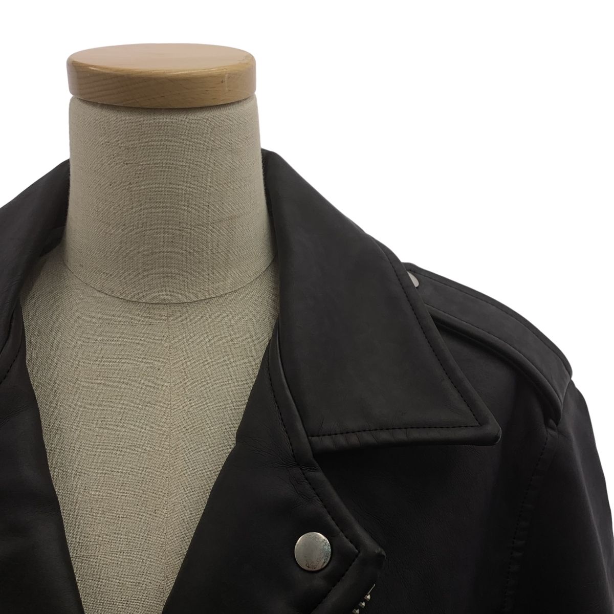 レザー スタッズ