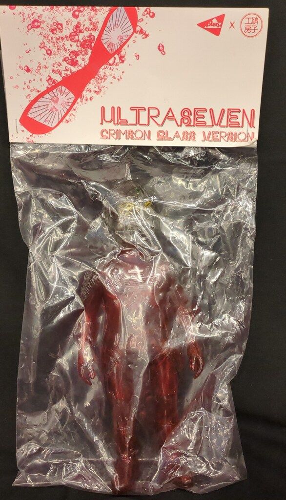 PLAYTOY VINART ULTRASEVEN CRIMSON GLASS Ver.