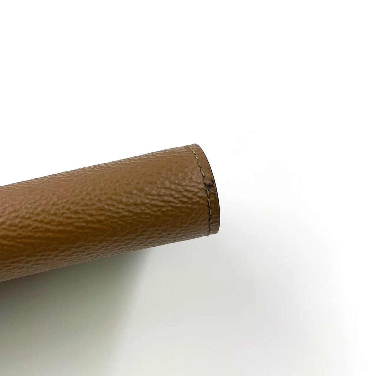 ライトブラウン