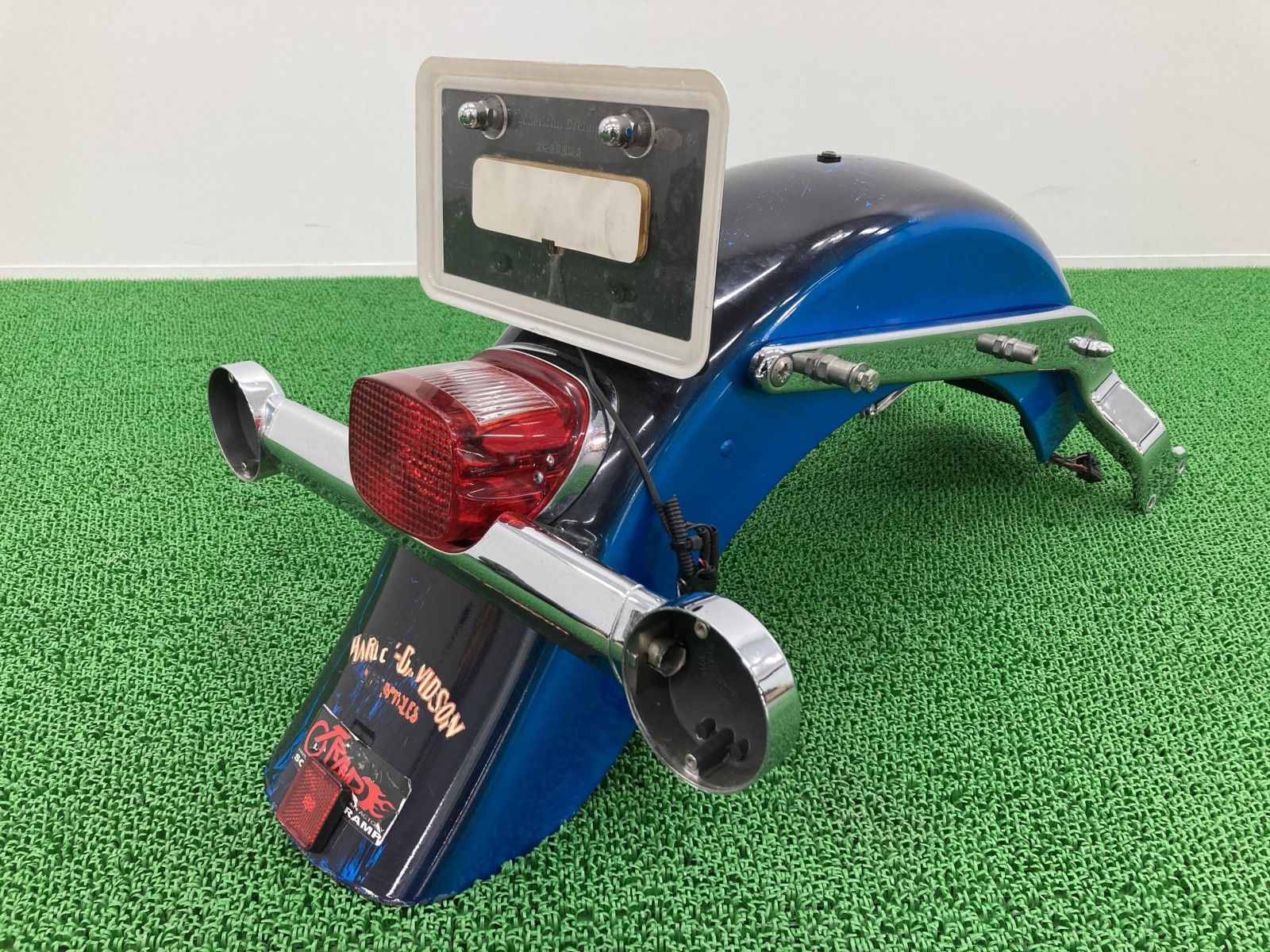 1997年FLSTC純正リアフェンダー 1997年FLSTC純正リアフェンダー ハーレー 純正 中古 赤 1997年FLSTC