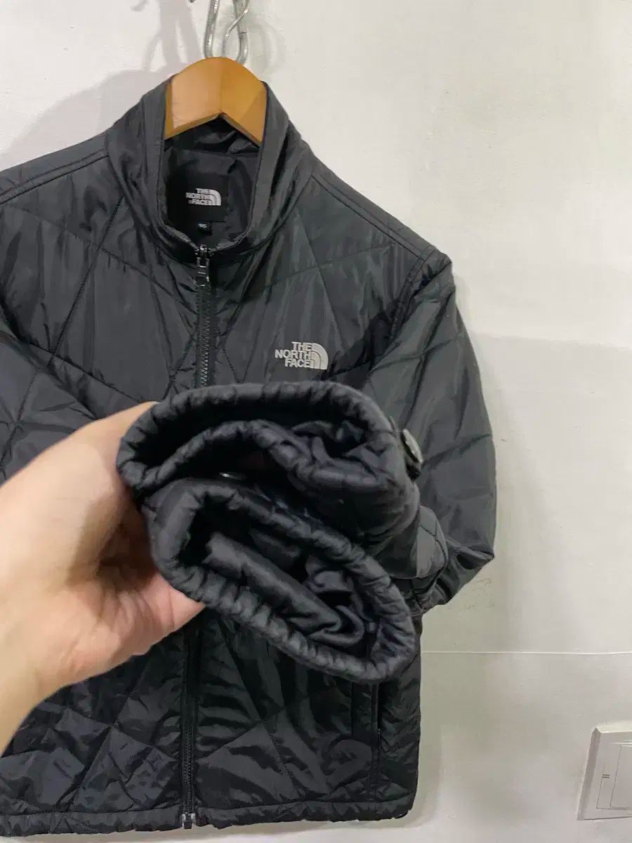 ザノースフェイス 軽量ダウンジャケット