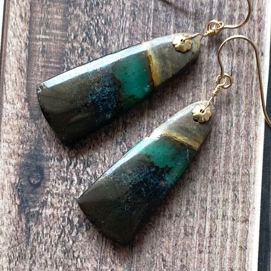 ラブラドライト ファシーシェイプ＆タンザナイトのピアス他 14kgf