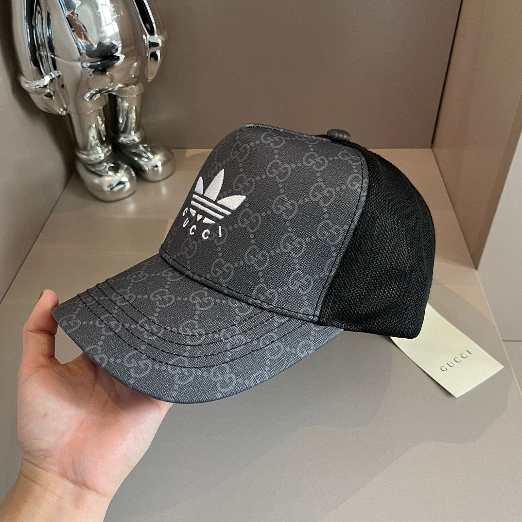 コメントでお値下げ可能⭕️ ページ 【新品未使用】GUCCI キャップ 新品未使用 GUCCI キャップ