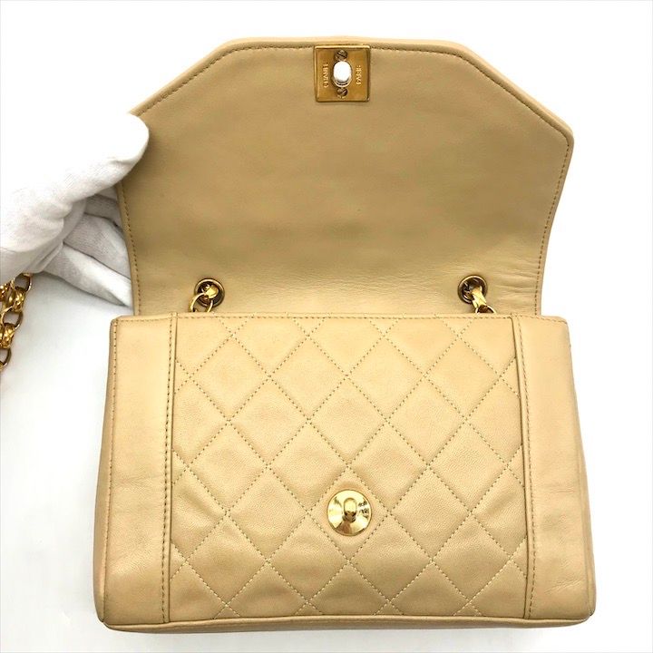CHANEL シャネル