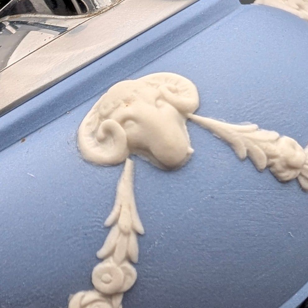 英国ヴィンテージ ウェッジウッド ジャスパーウェア製 RONSON