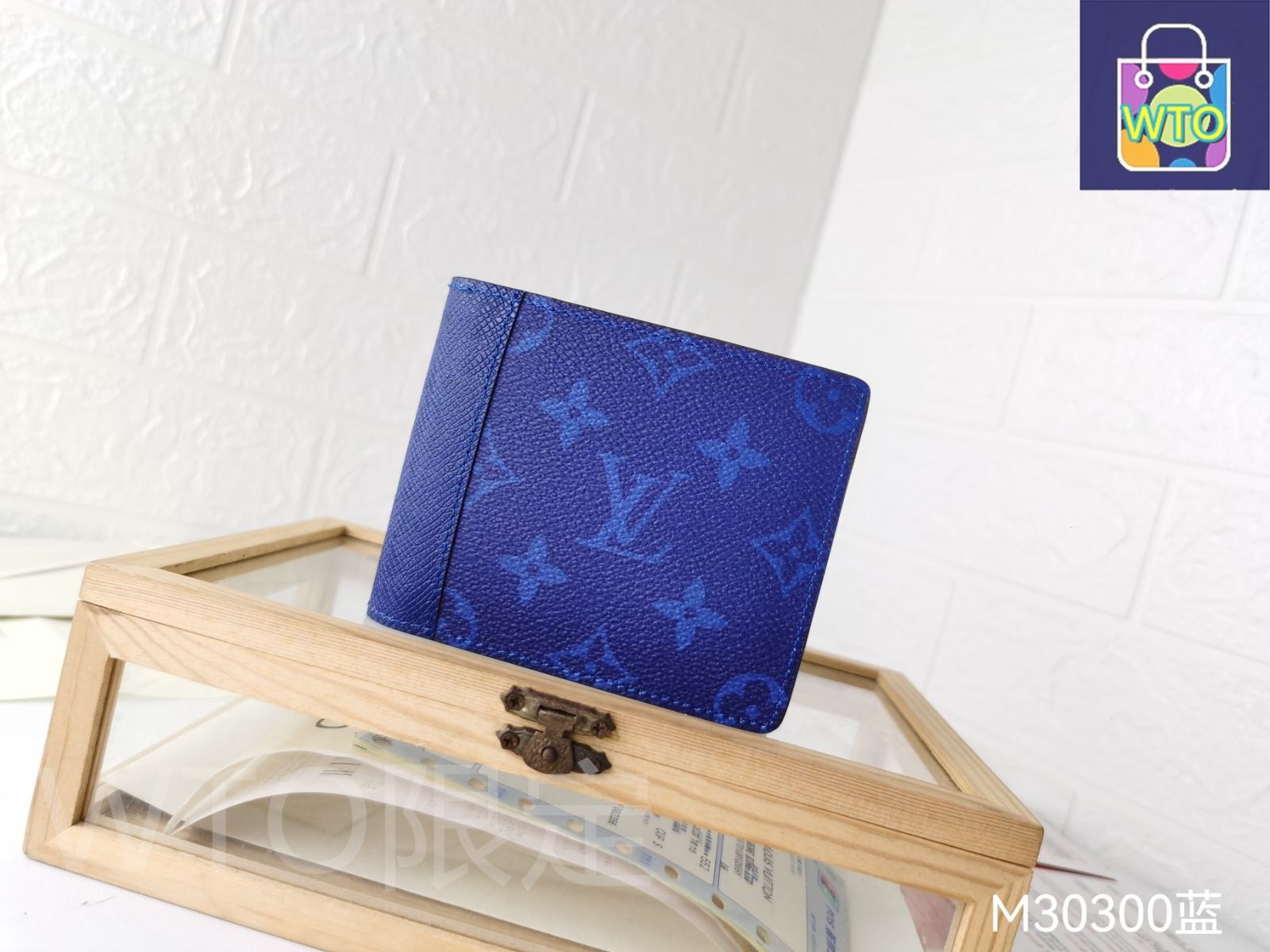 【専用出品】ヴィトン　メモ帳　未使用 ルイヴィトン手帳用のメモ帳カバー レザー製 LV ロゴ