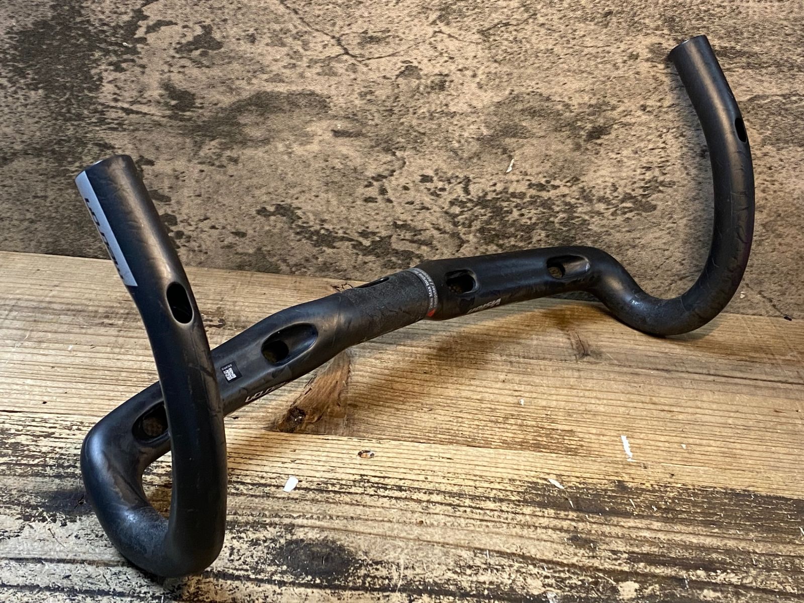 価格比較でお得にお買物。 JJ432 ヴィジョン Vision METRON SL カーボン ドロップハンドル W400 10mm Φ31.8 【日替わりセール】