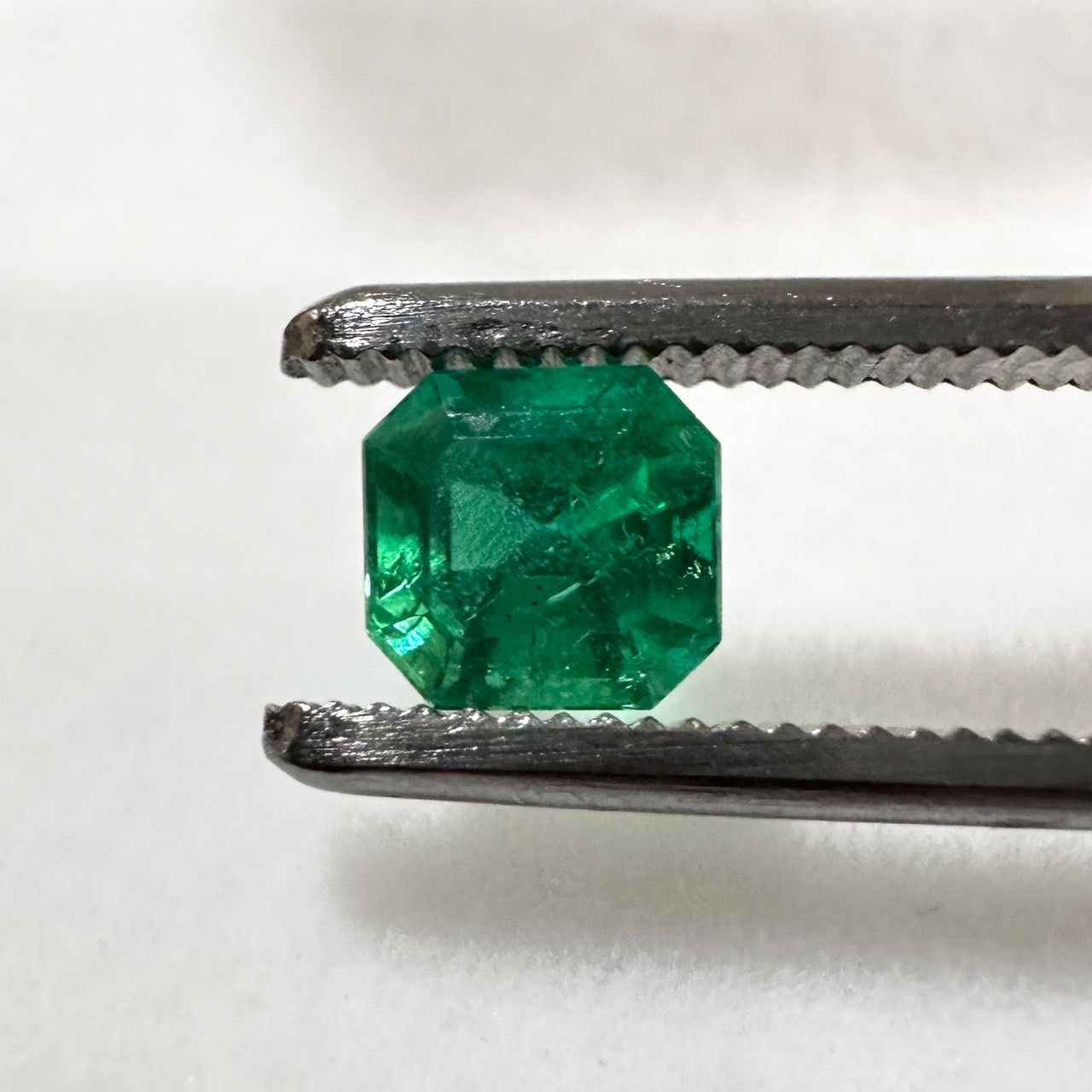天然 エメラルド ルース 0.662ct 裸石 - メルカリ