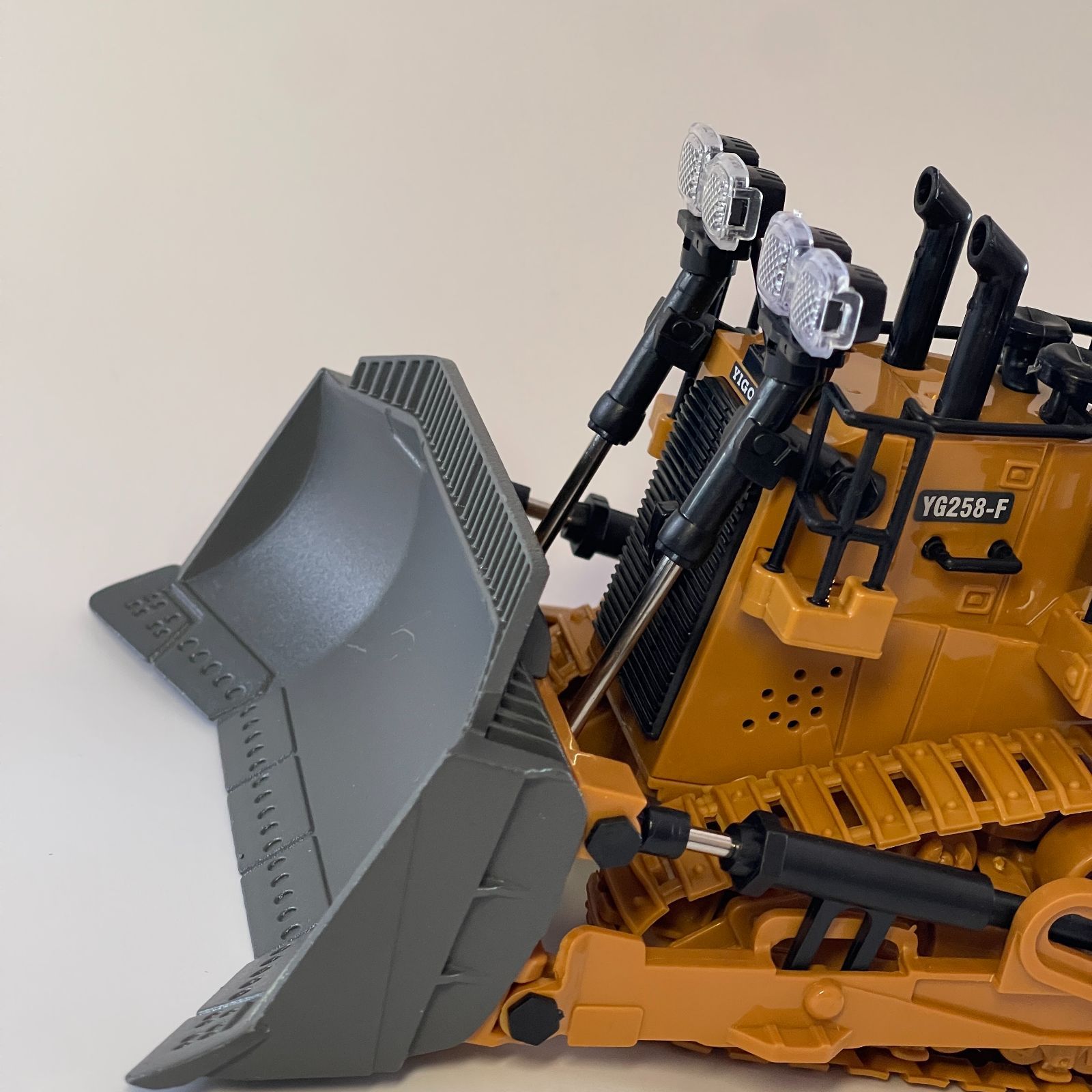 RCトラックタイプトラクター（合金製） RCトラックタイプトラクター（合金製） RCトラックタイプトラクター