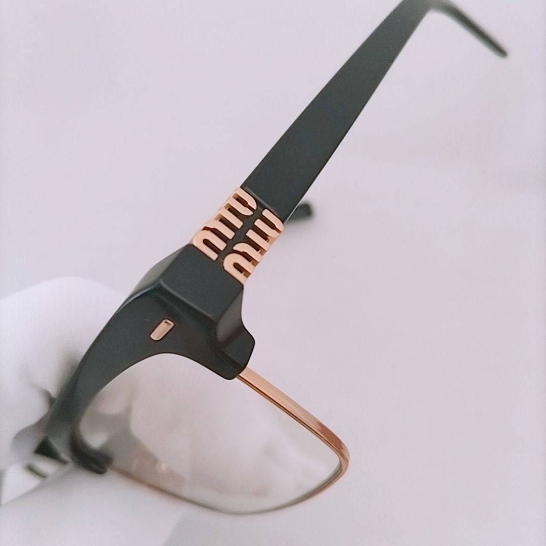 新品未使用】MIU MIU ランウェイ サングラス ブルーライトカット