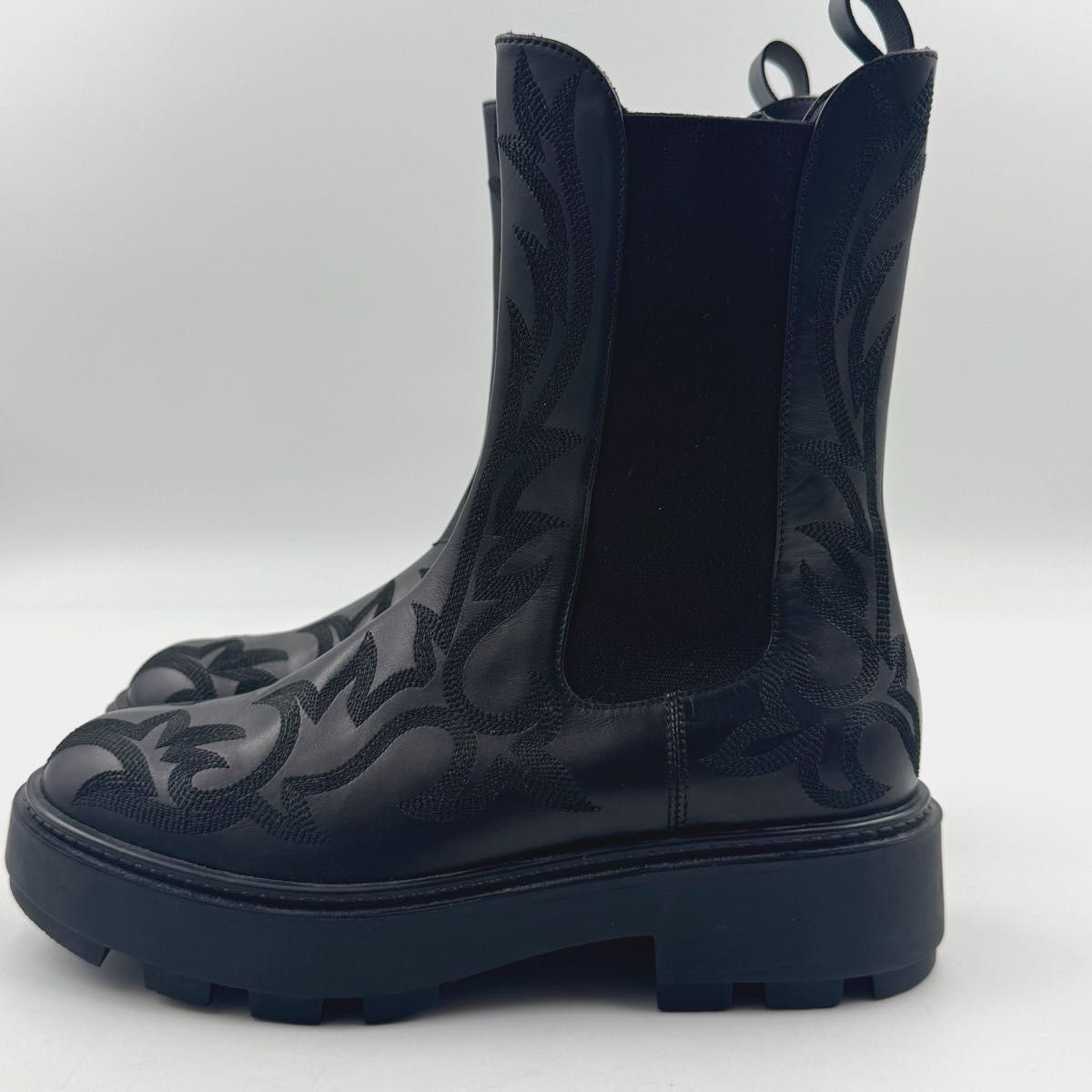 週末 実施中 ♥ miumiu ミュウミュウ エンブロイダリー チェルシーブーツ サイドゴアブーツ ステッチ 刺繍 箱 5U631D 3QP F0002 NERO 黒 37 23.5cm き