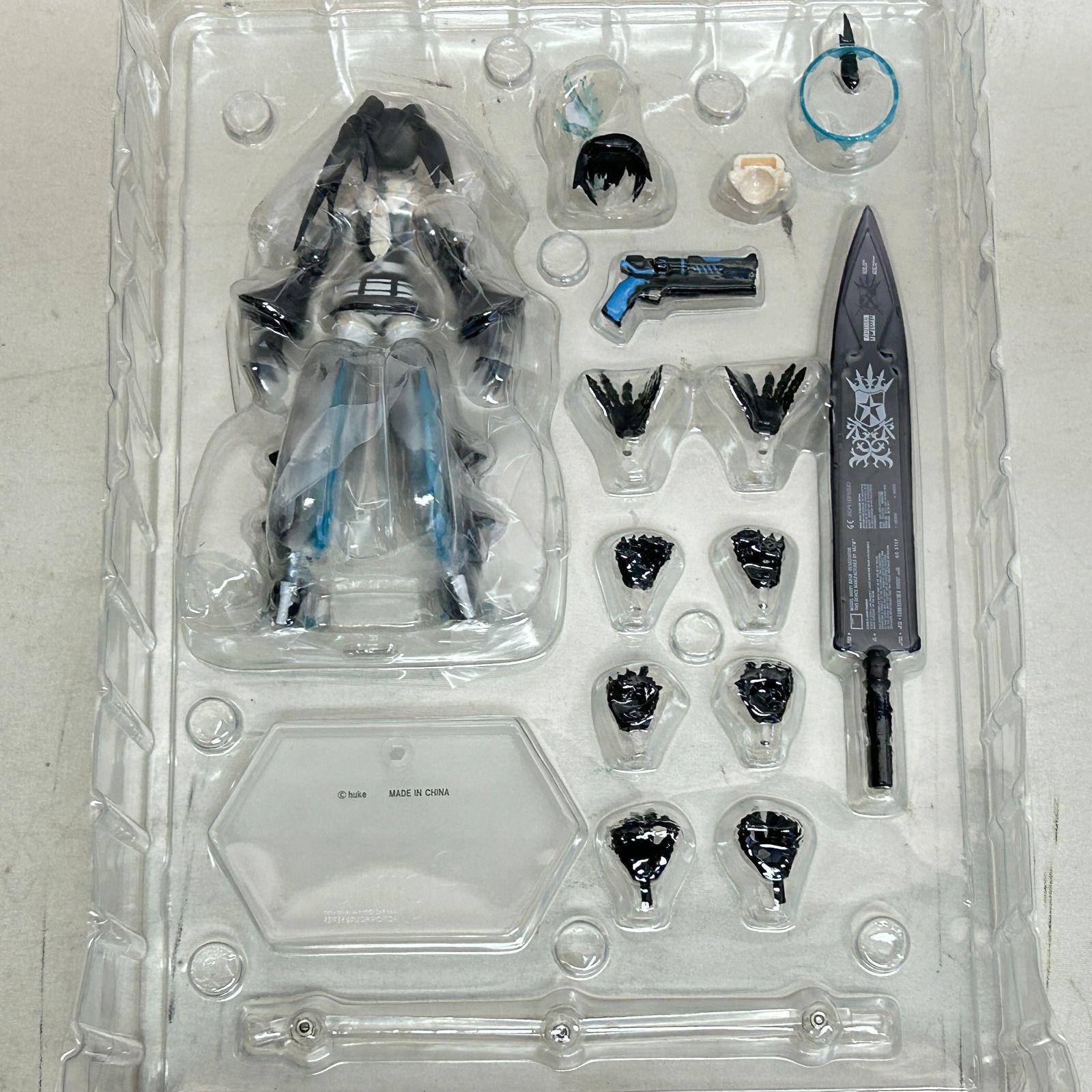 huke BLK限定版（figma未開封) Amazon.co.jp: イラストレーターhuke氏初画集「BLK」限定版 (figma