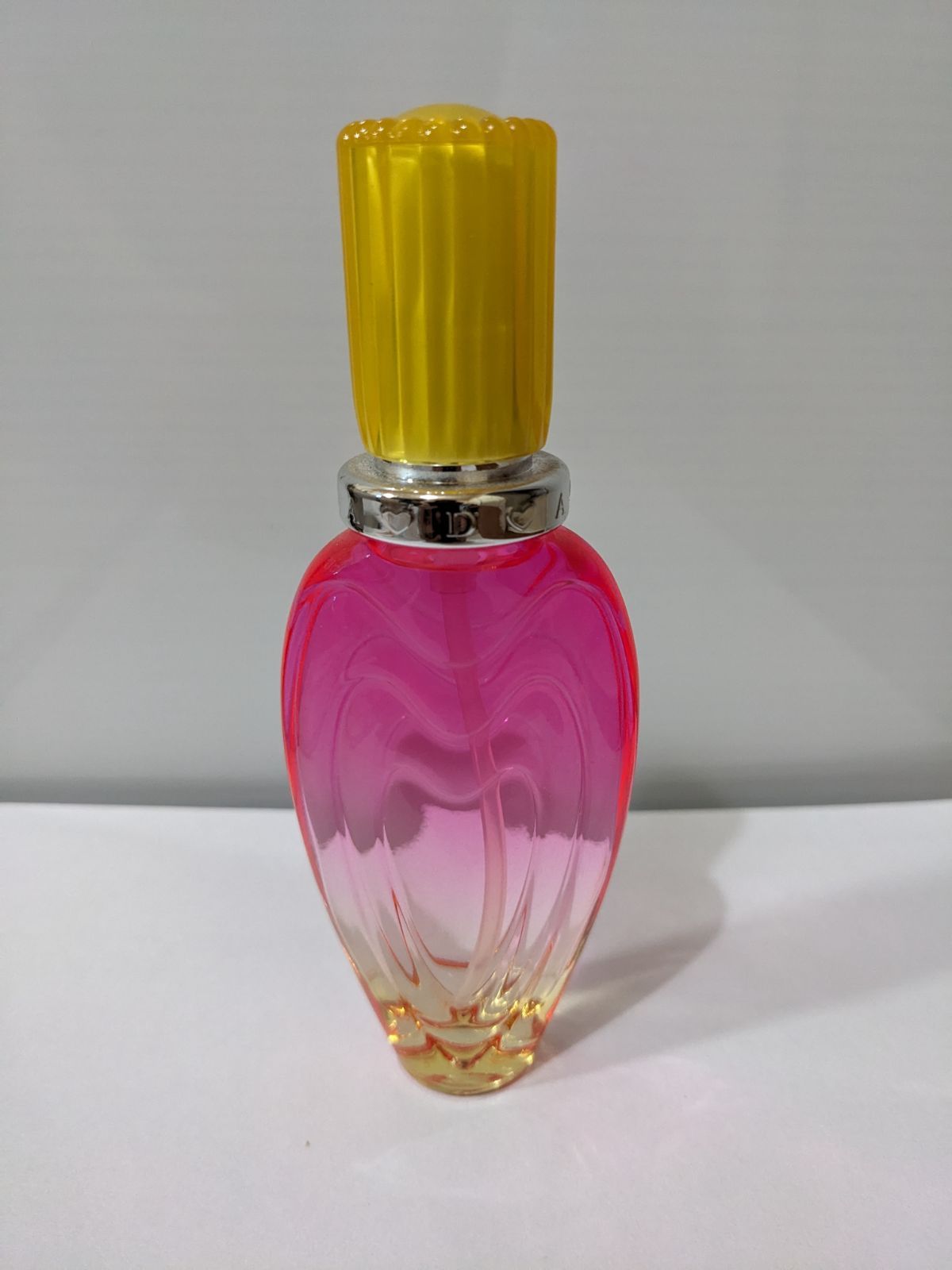 エスカーダ ロッキンリオ EDT30ml 元箱無し2本セット 新品同様 香水エスカーダロッキンリオオードトワレ30ml - メルカリ