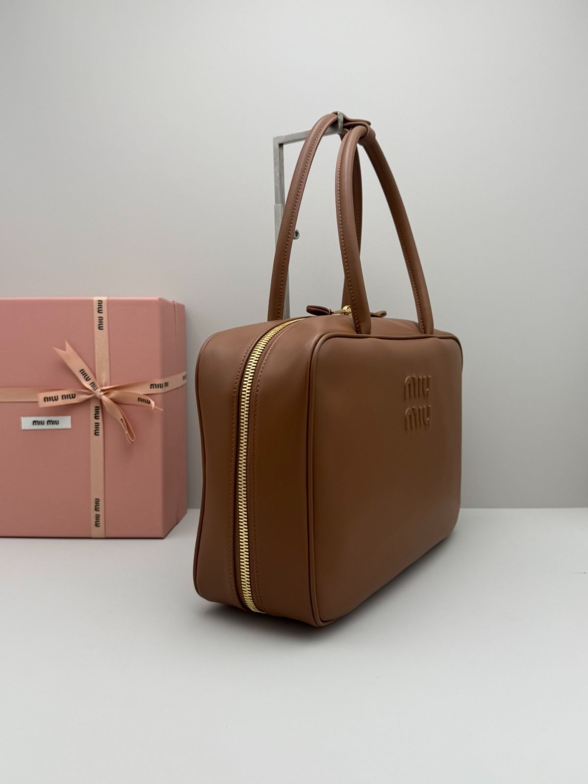 ミュウミュウ 長柄 ブラウン ブリーフケース ハンドバッグ