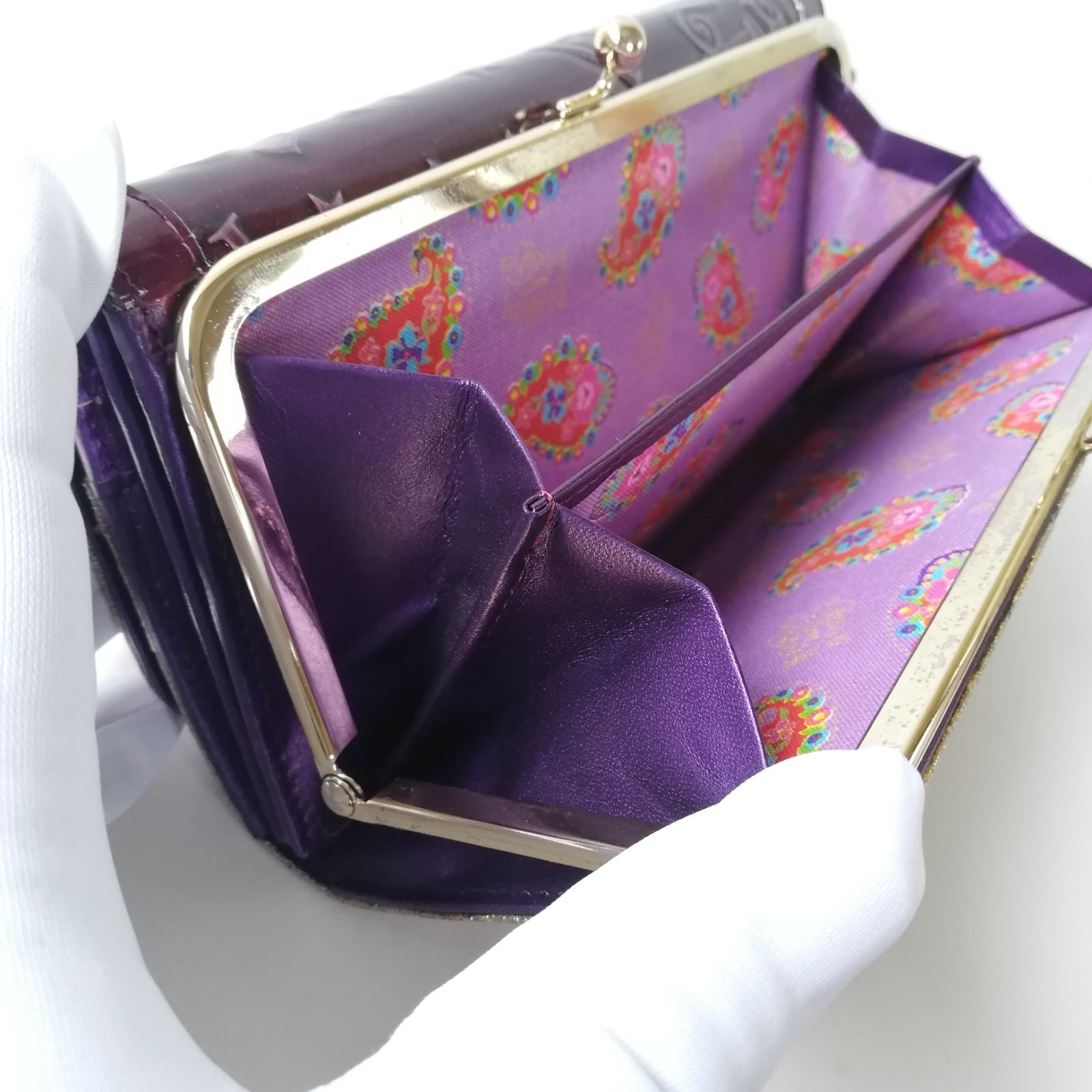 アナスイ【ANNA SUI】がま口の長財布ウォレット/パープル紫の型押し 